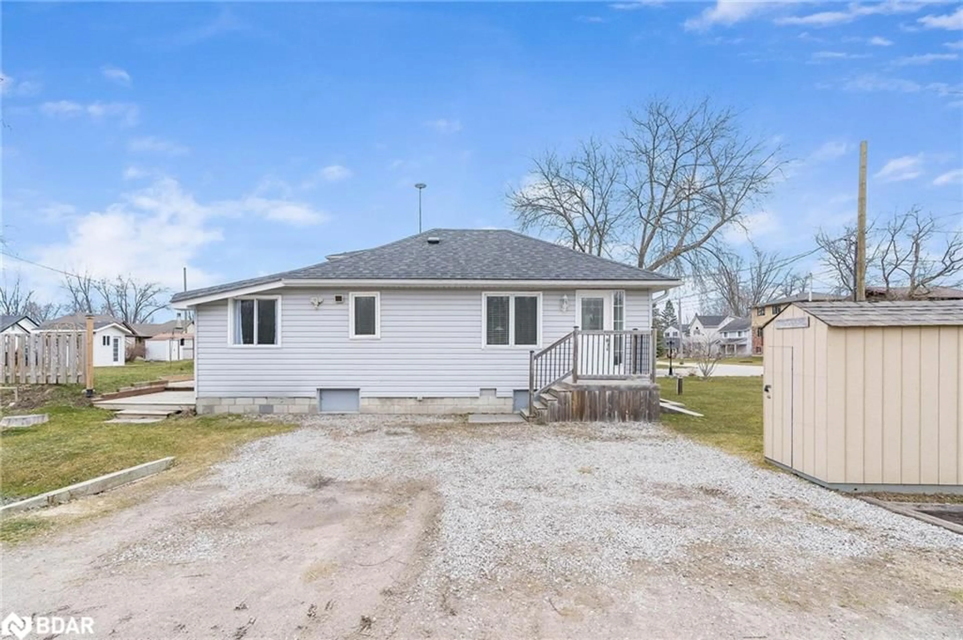 Frontside or backside of a home for 1070 Wood St, Innisfil Ontario L0L 1K0