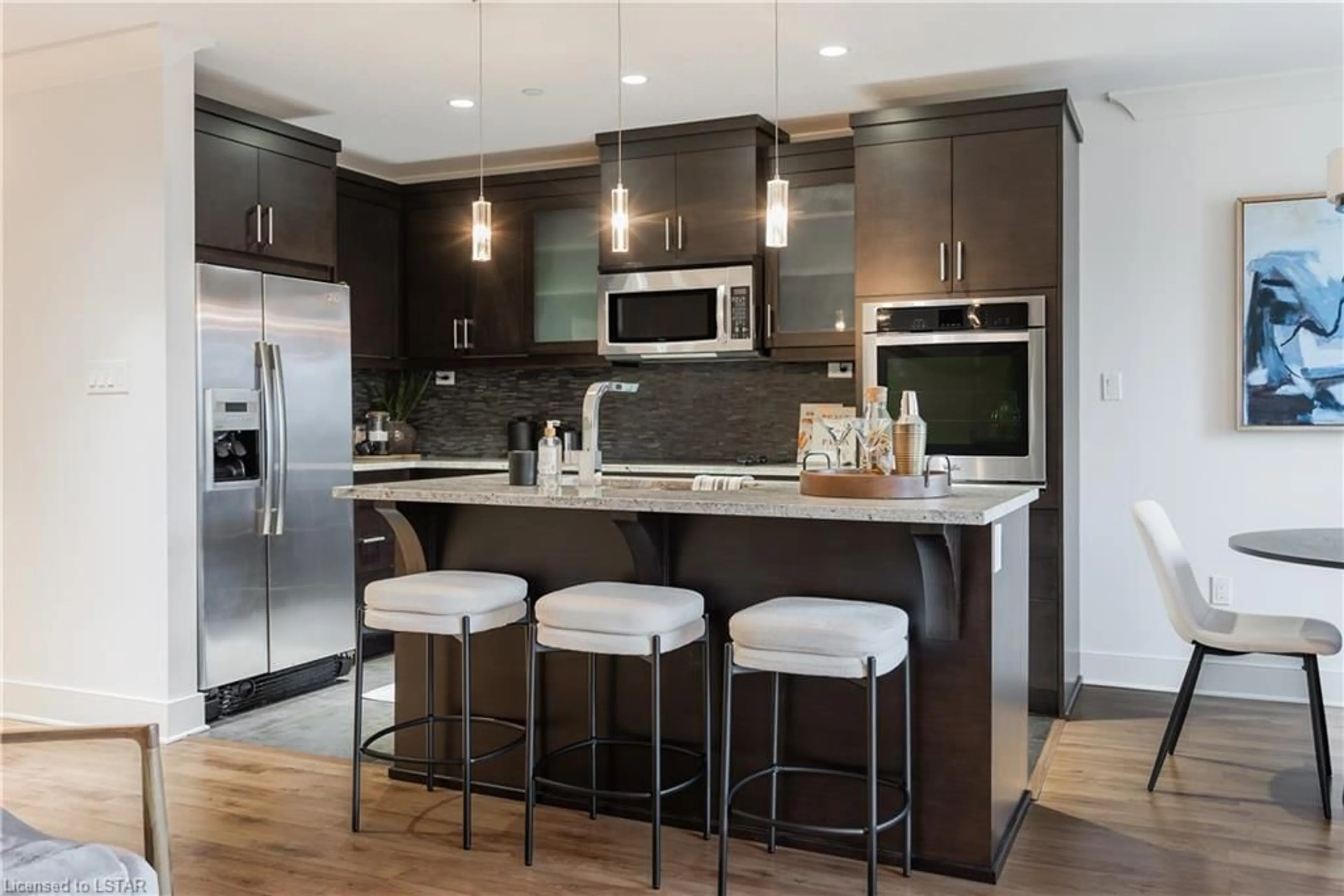 Contemporary kitchen for 320 Sugarcreek Trail #403, London Ontario N6H 0G3