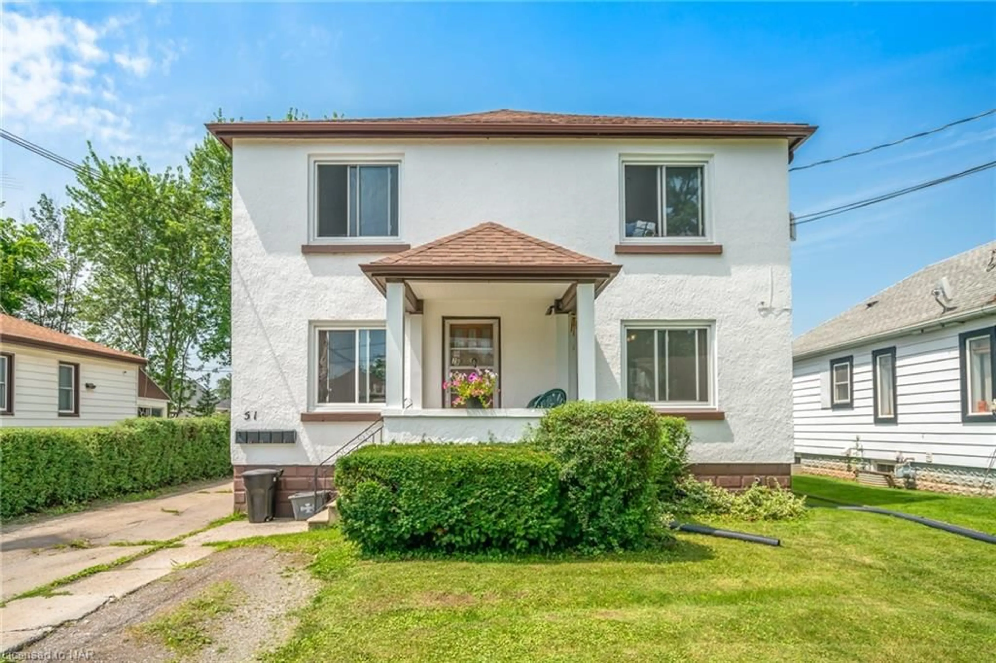 Frontside or backside of a home for 51 Lyons Ave, Welland Ontario L3B 1L8