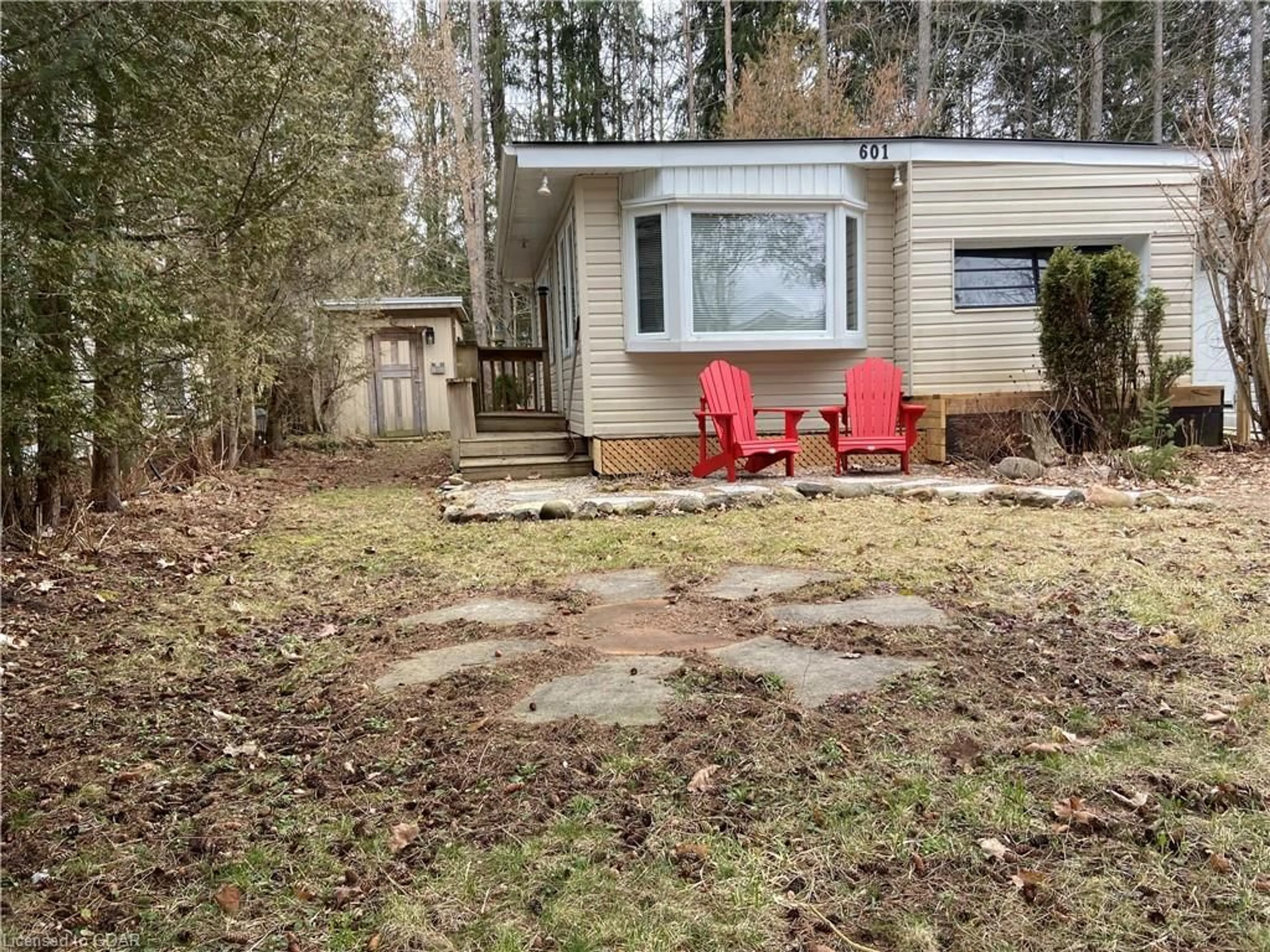 Cottage for 601 Oak Cres, Fergus Ontario N1M 2W5