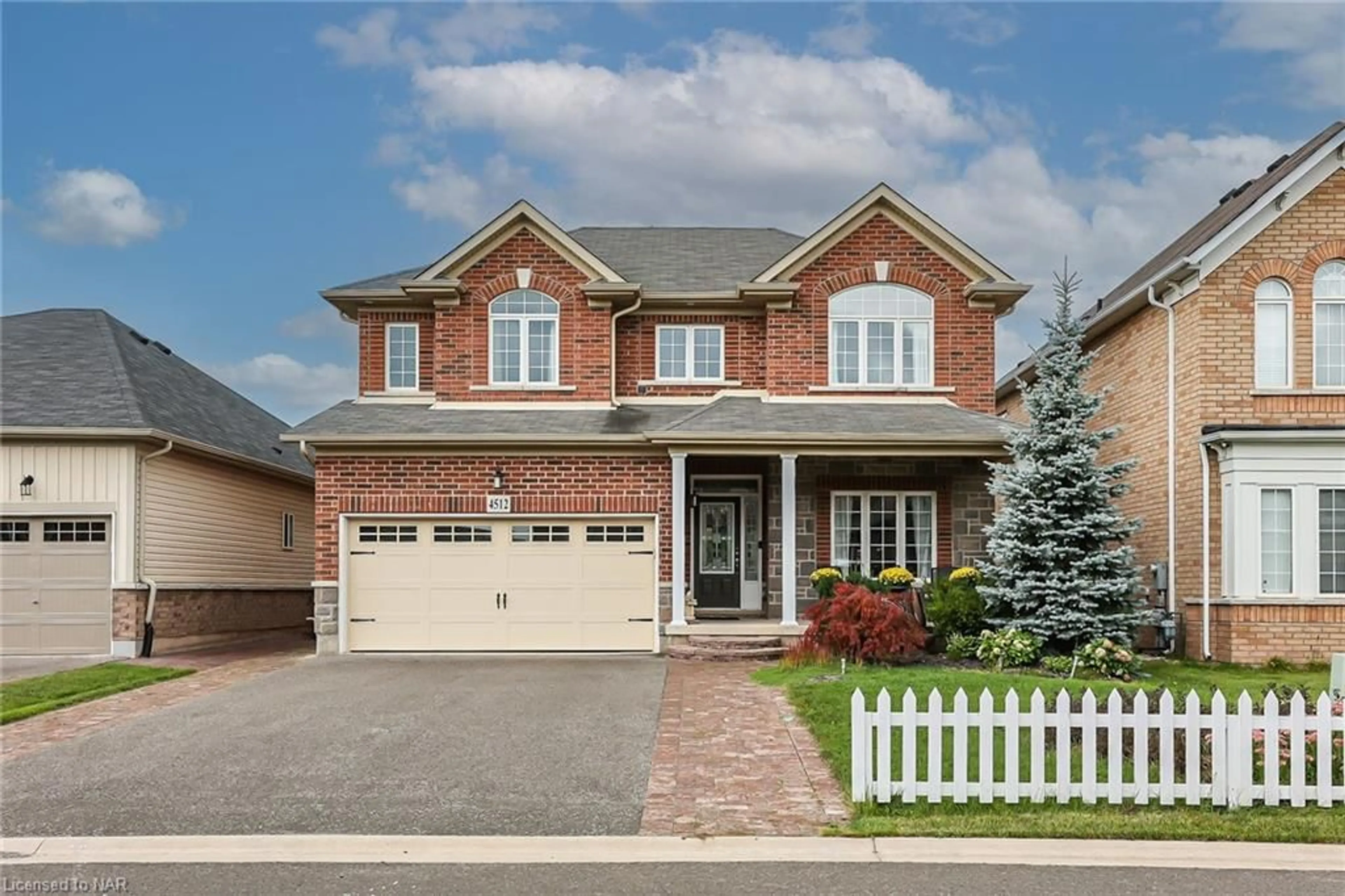 Home with brick exterior material for 4512 Cinnamon Grove, Niagara Falls Ontario L2G 0A4