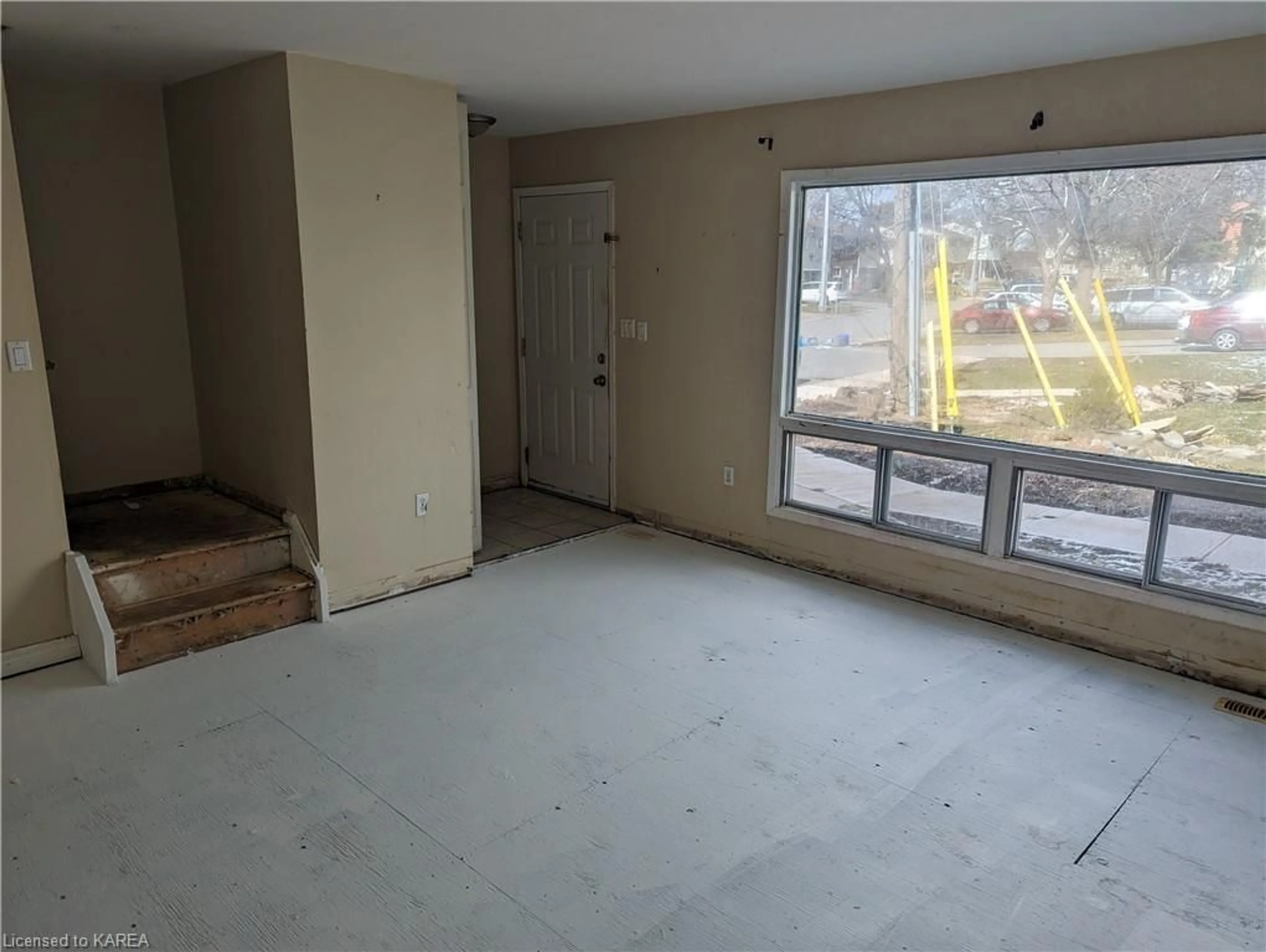 A pic of a room for 901 Oakview Ave #25, Kingston Ontario K7M 6V4