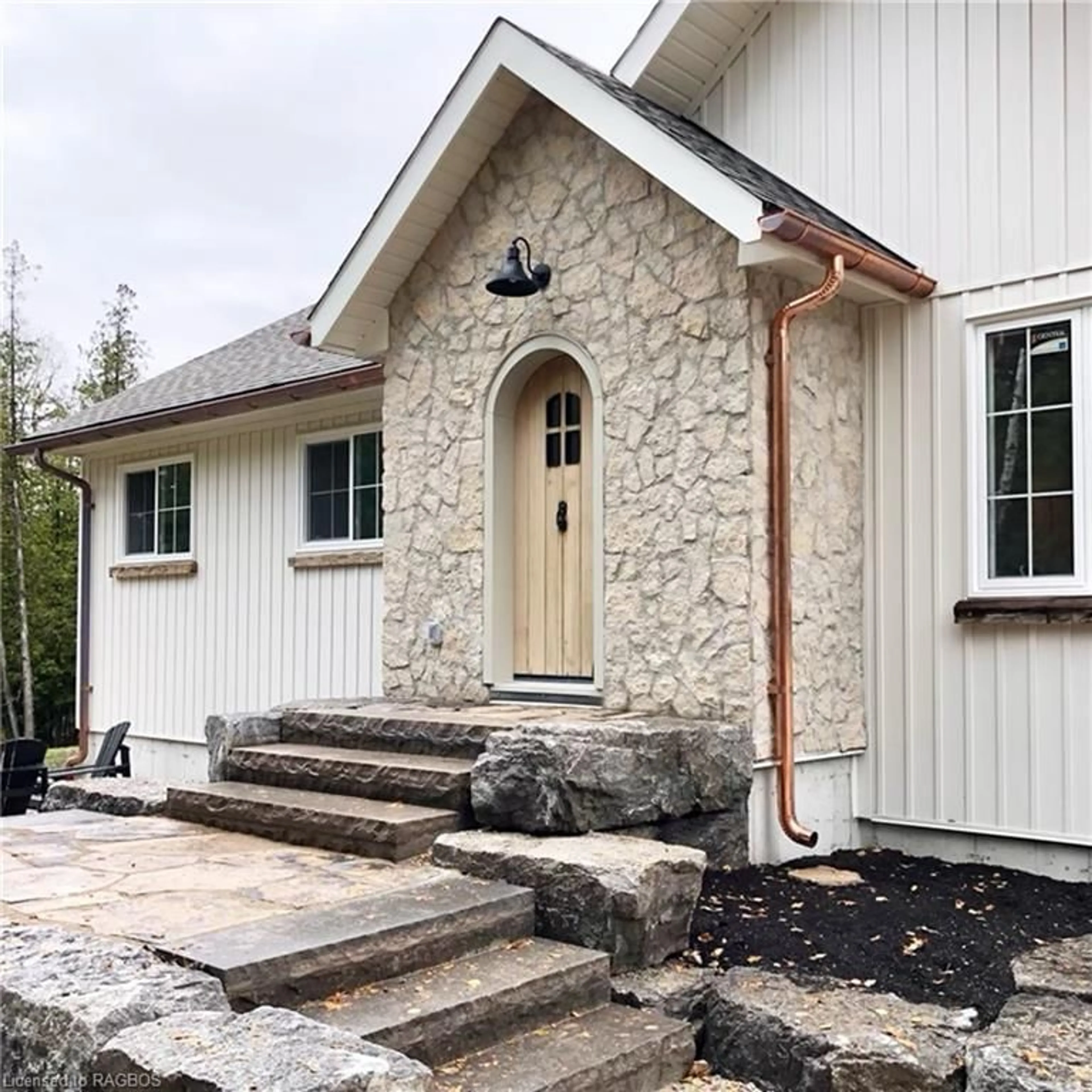 Cottage for 23 Gard St, Northern Bruce Peninsula Ontario N0H 1W0