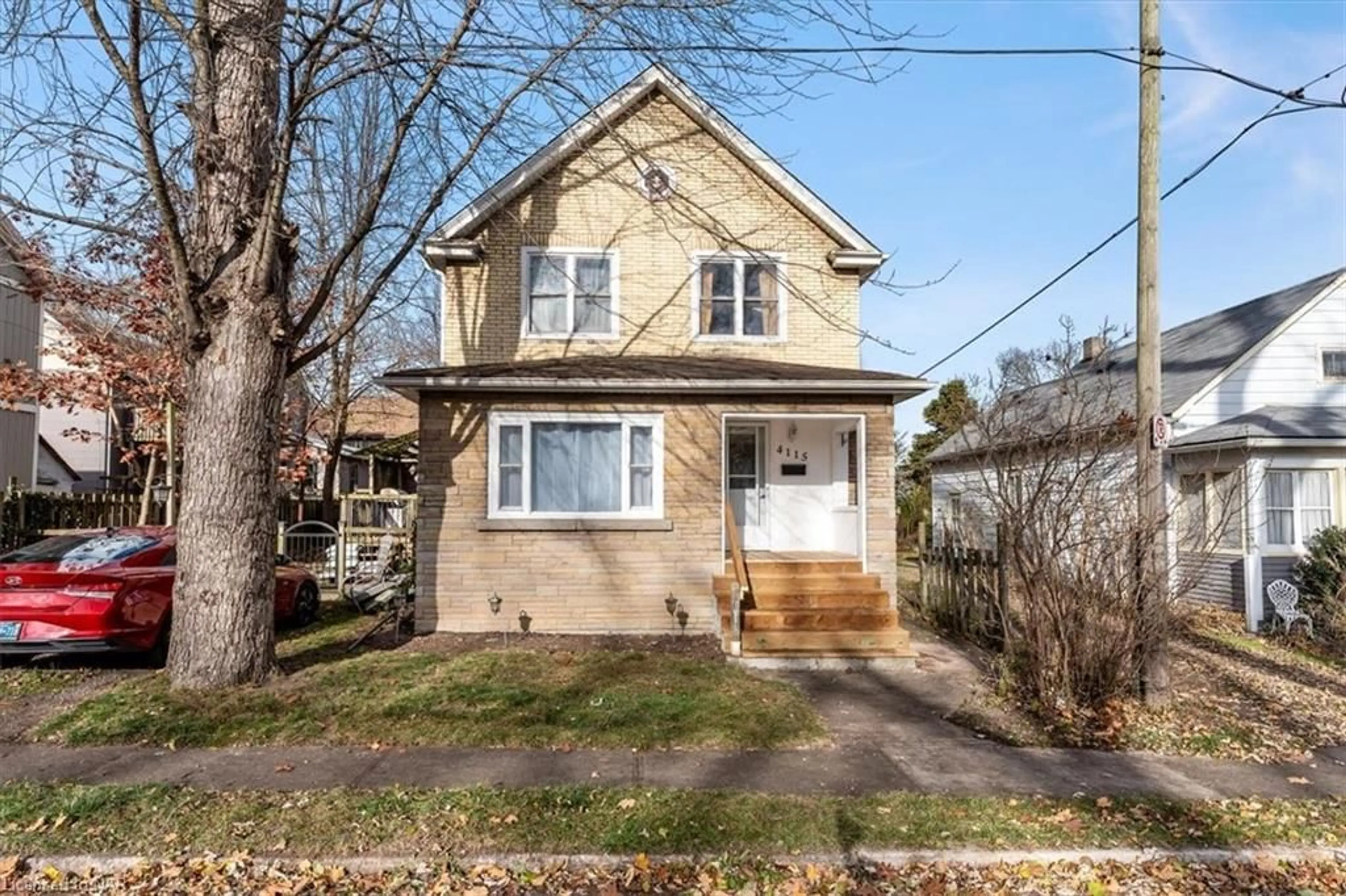 Frontside or backside of a home for 4115 May Ave, Niagara Falls Ontario L2E 3H6