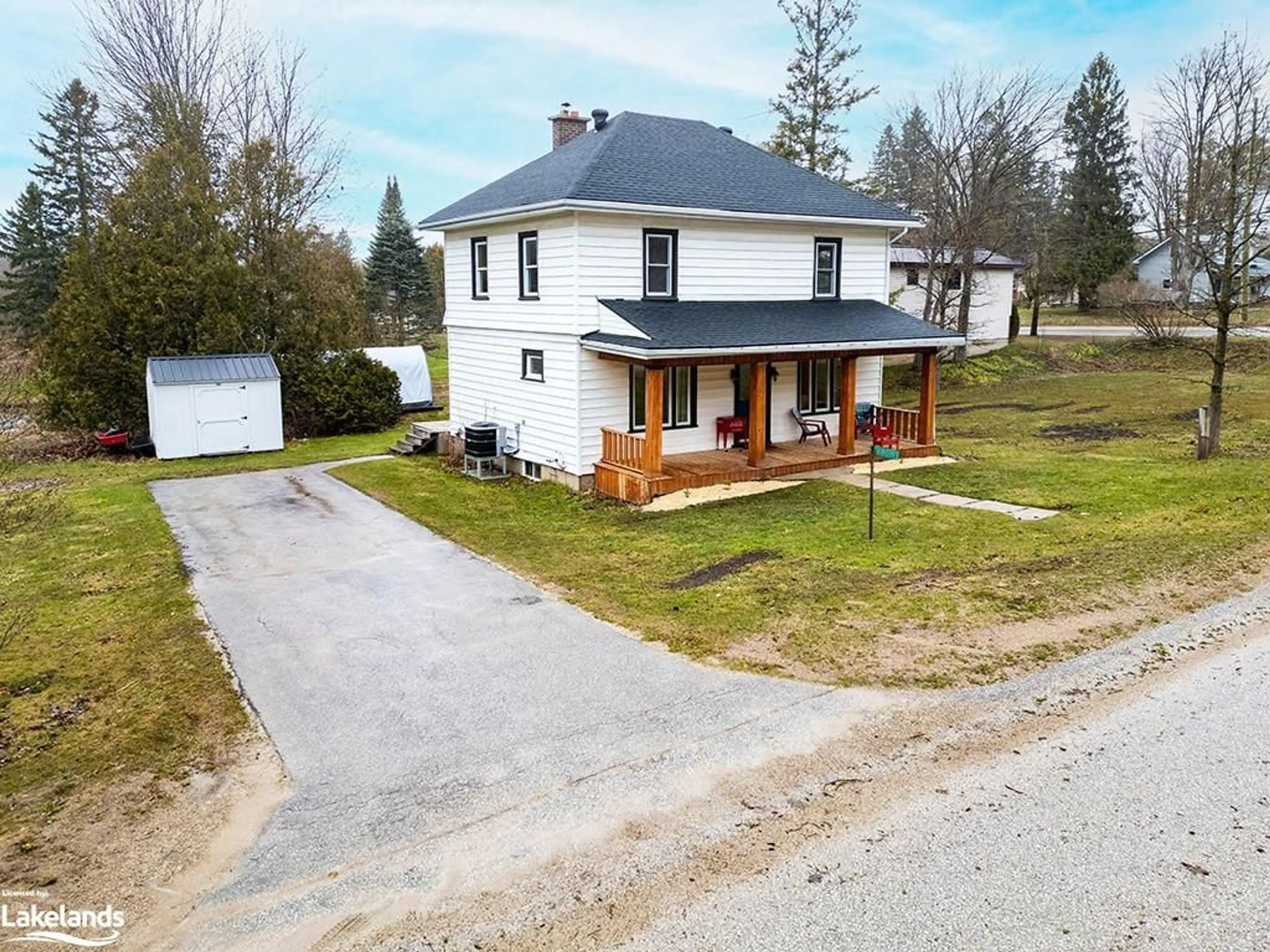 Frontside or backside of a home for 680193 24 Chatsworth Rd, Holland Centre Ontario N0H 1R0