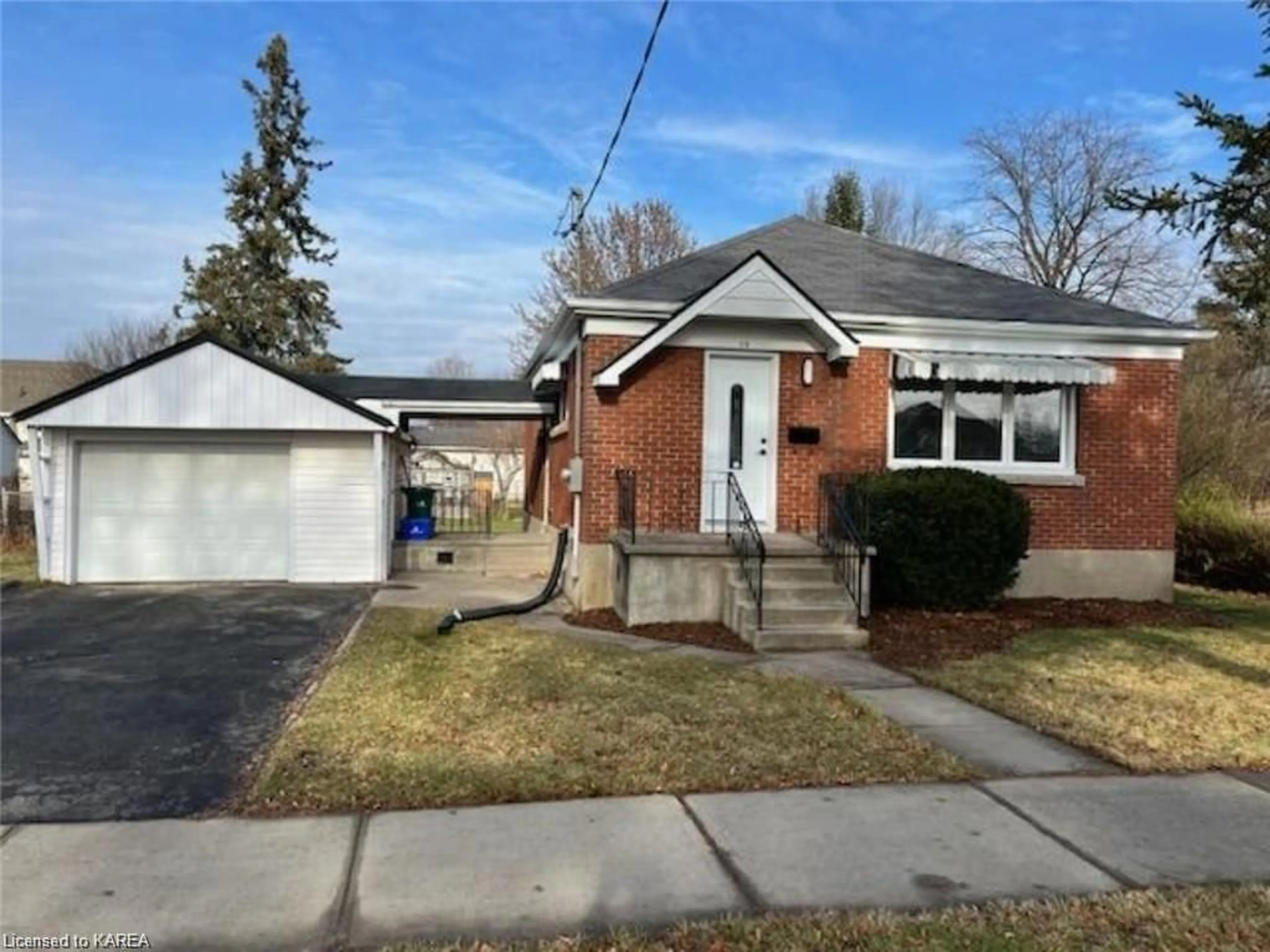 Frontside or backside of a home for 10 Cameron St, Kingston Ontario K7K 4R6