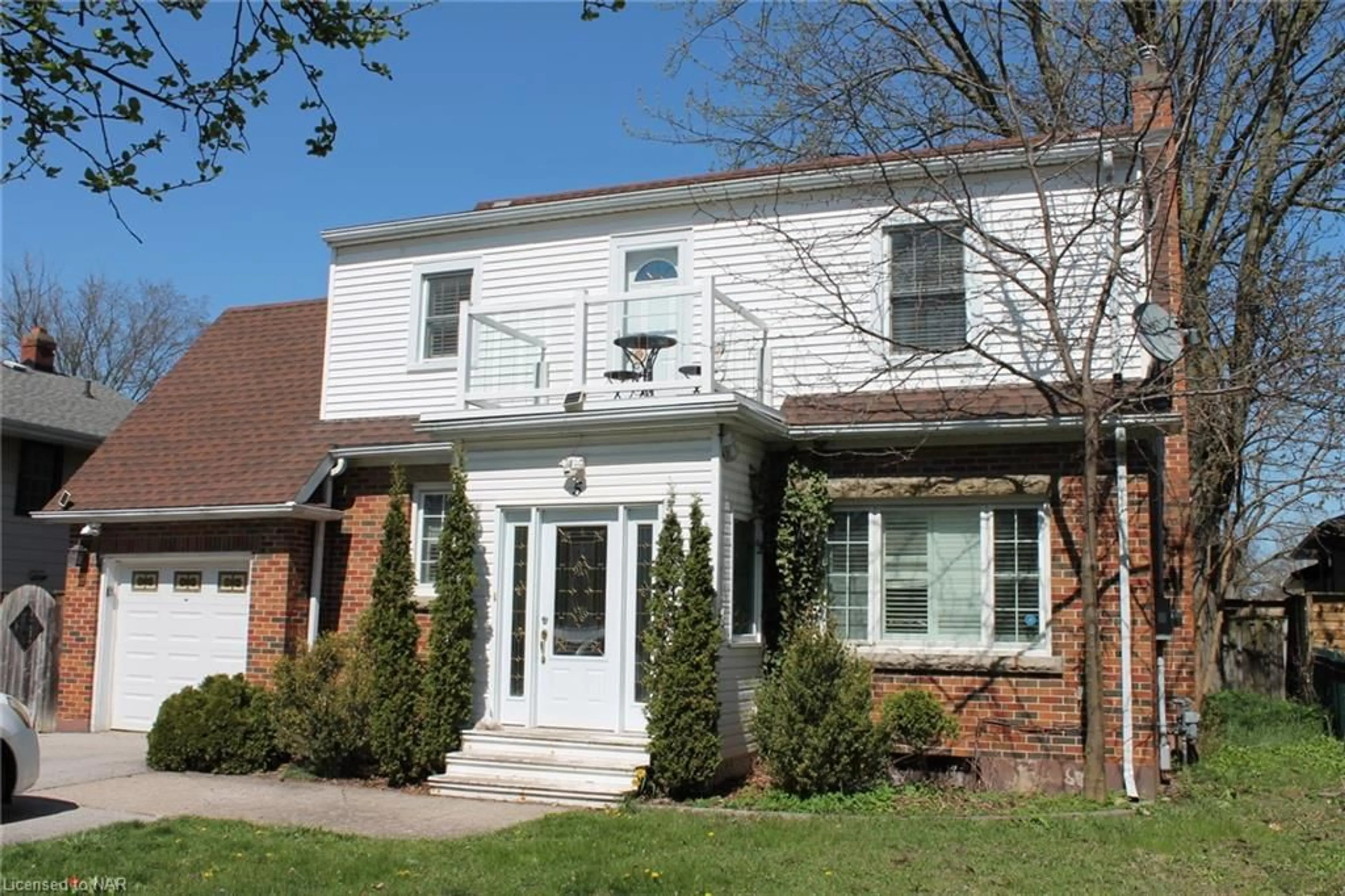 Home with brick exterior material for 5 Bellevue Terr, St. Catharines Ontario L2S 1N6
