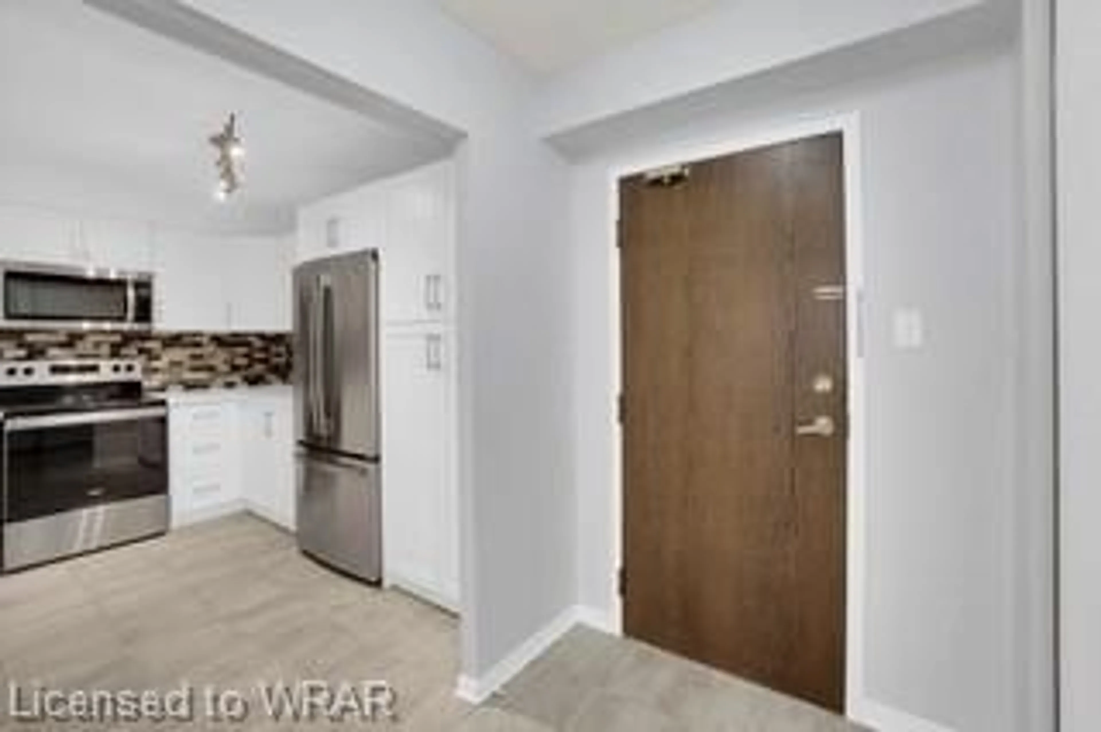 Indoor entryway for 3227 King St #1005, Kitchener Ontario N2A 3Z9