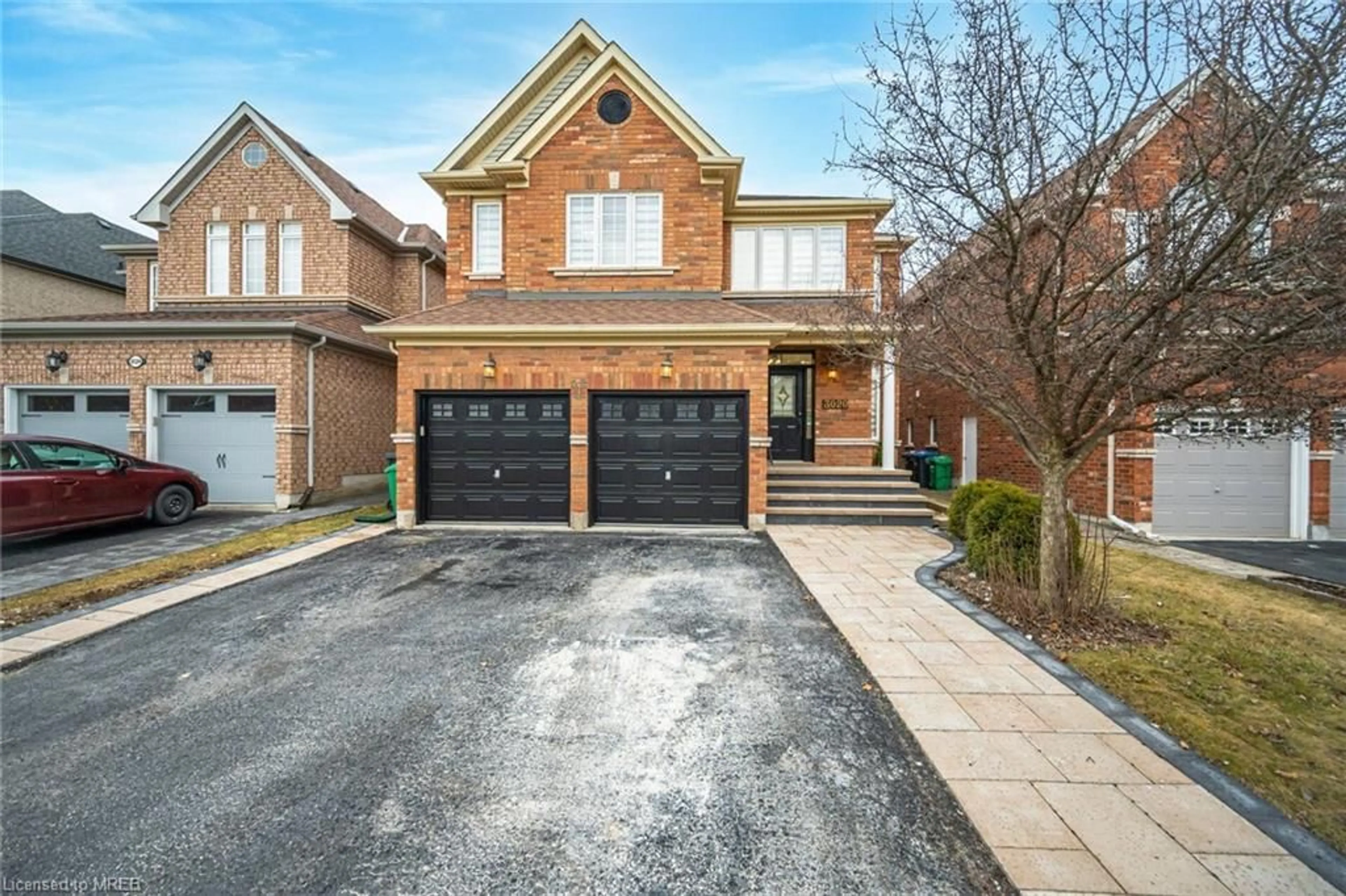 Home with brick exterior material for 3020 Hawktail Cres, Mississauga Ontario L5M 6W3