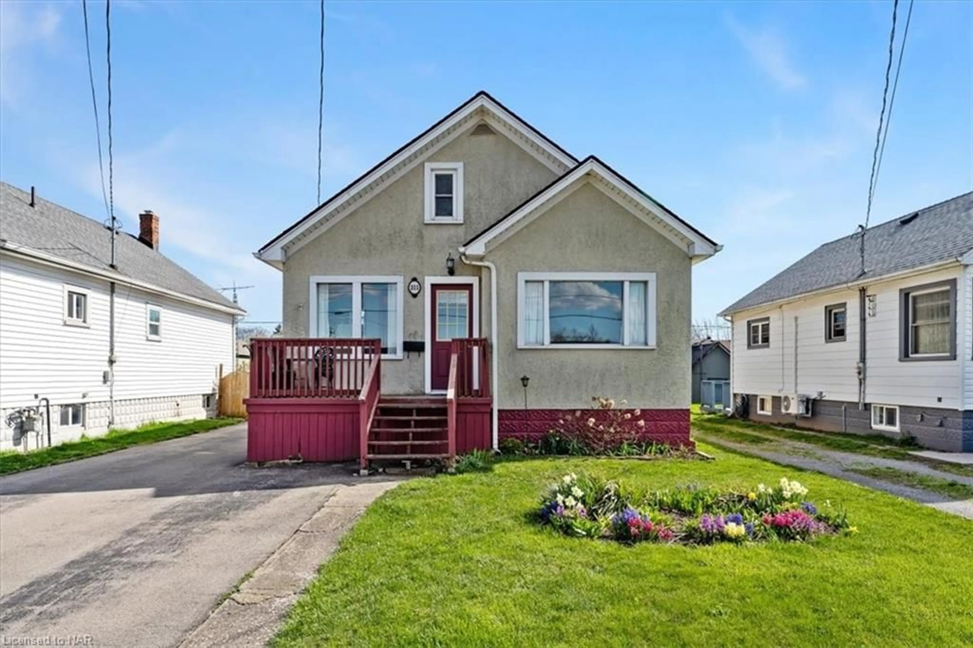 Frontside or backside of a home for 311 Killaly St, Port Colborne Ontario L3K 1P3