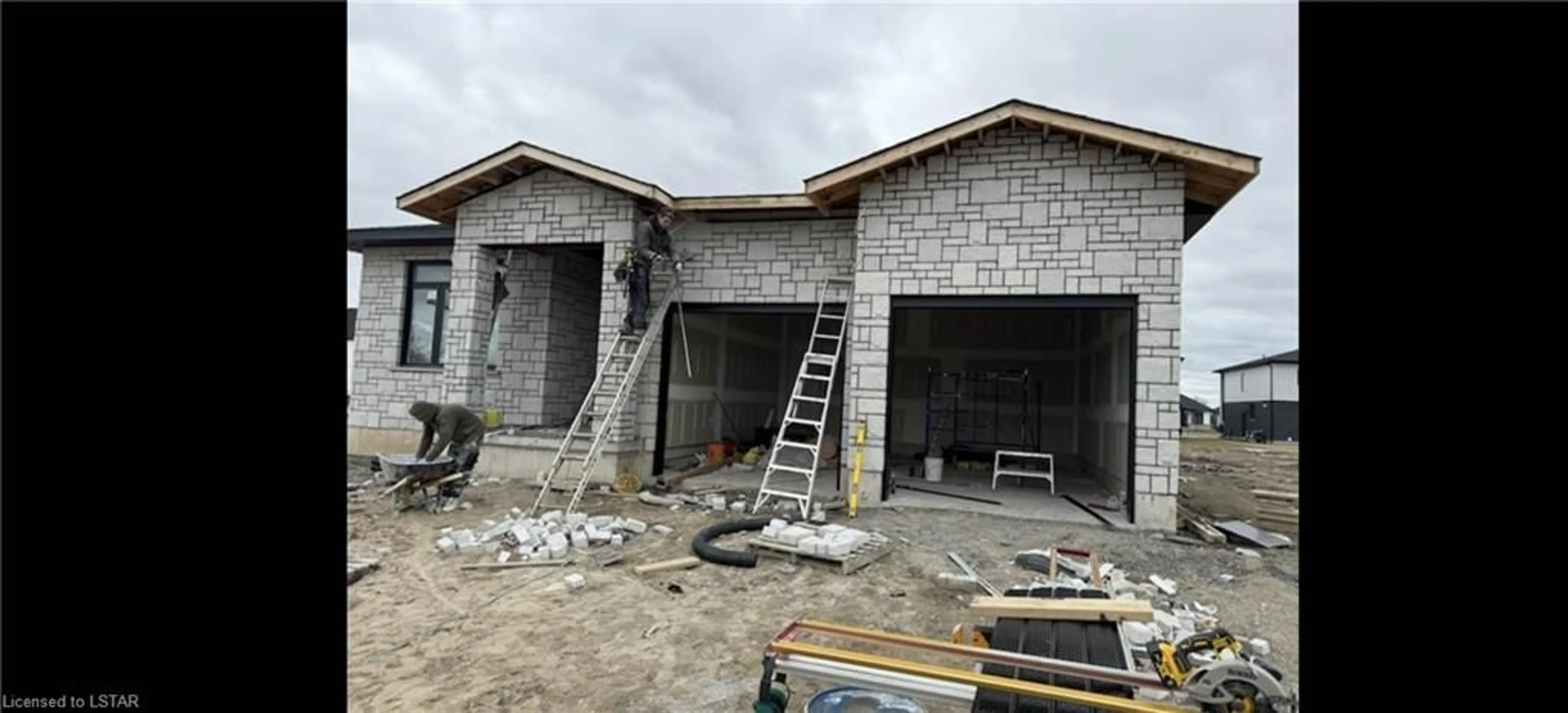 Home with brick exterior material for 4 Titan Crt, Dutton Ontario N0L 1J0