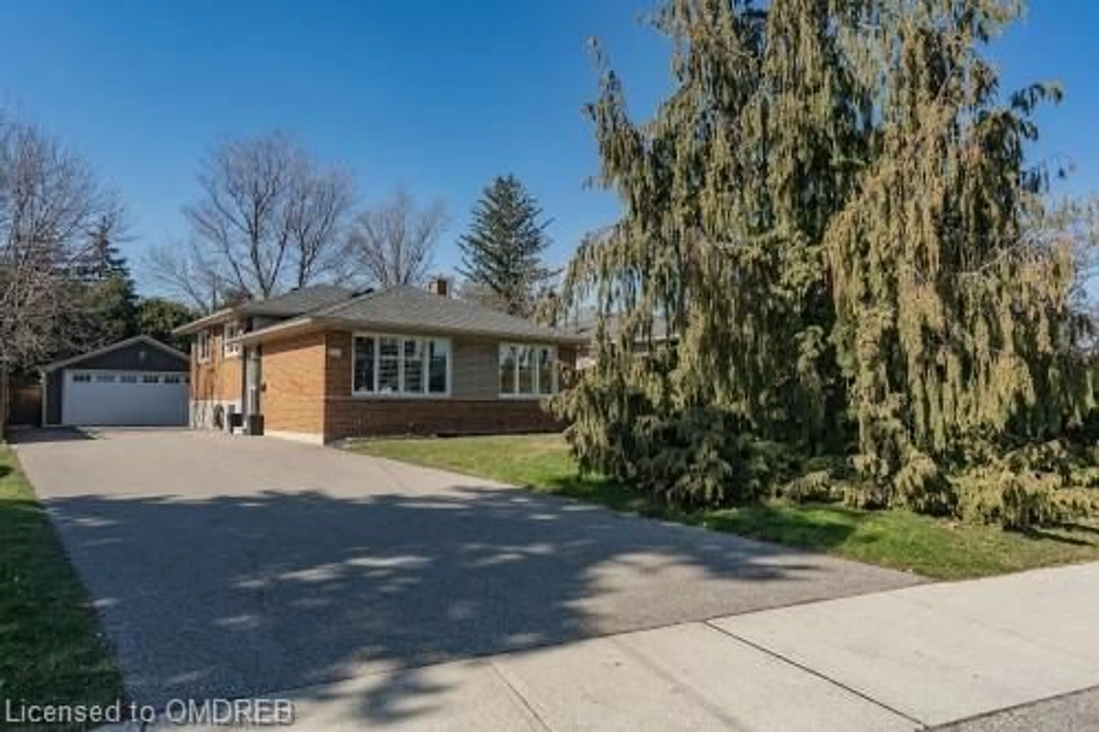Frontside or backside of a home for 156 Wakefield Rd, Milton Ontario L9T 2L9