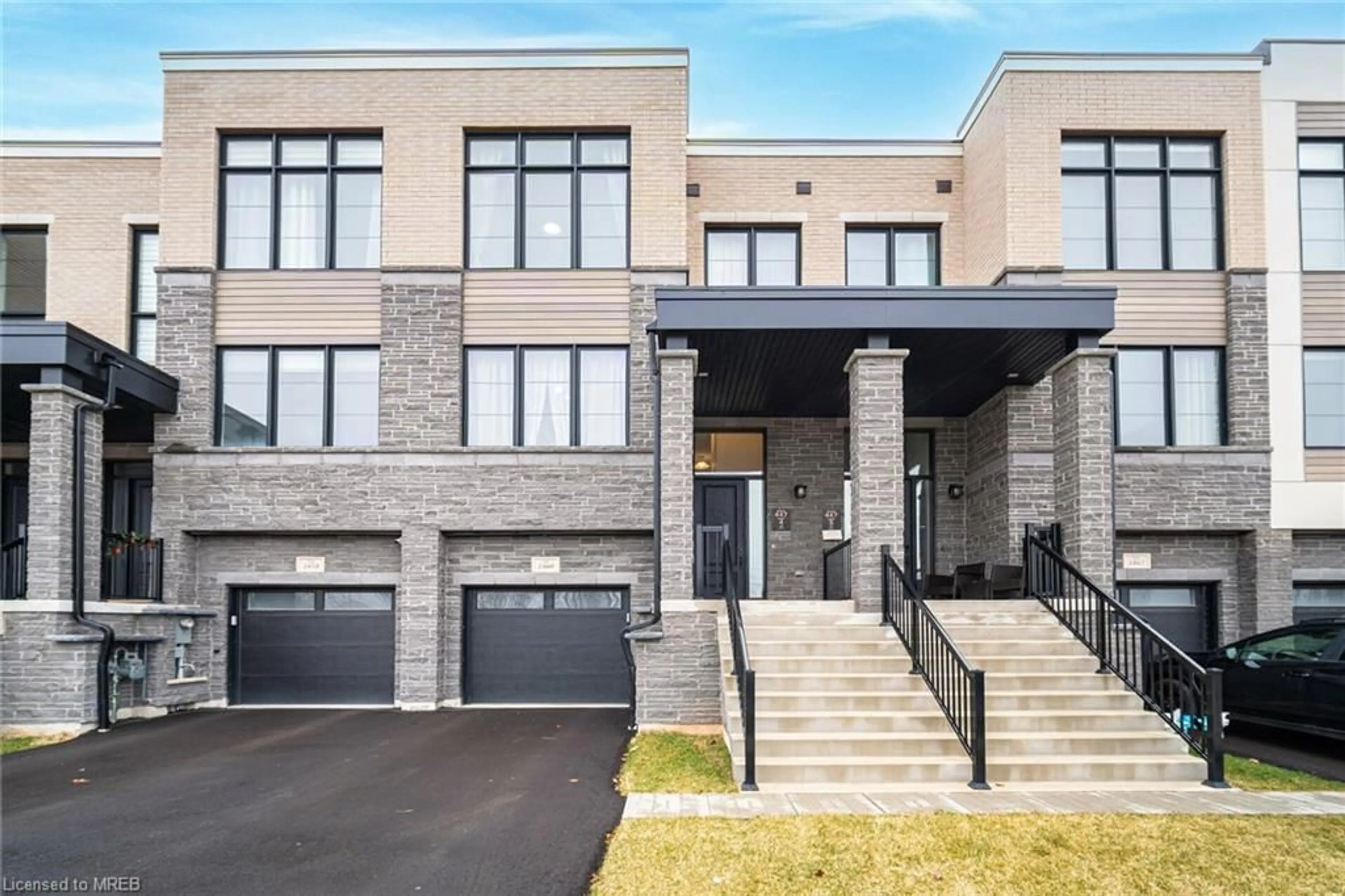 A pic from exterior of the house or condo for 1460 Yellow Rose Cir, Oakville Ontario L6M 5L2