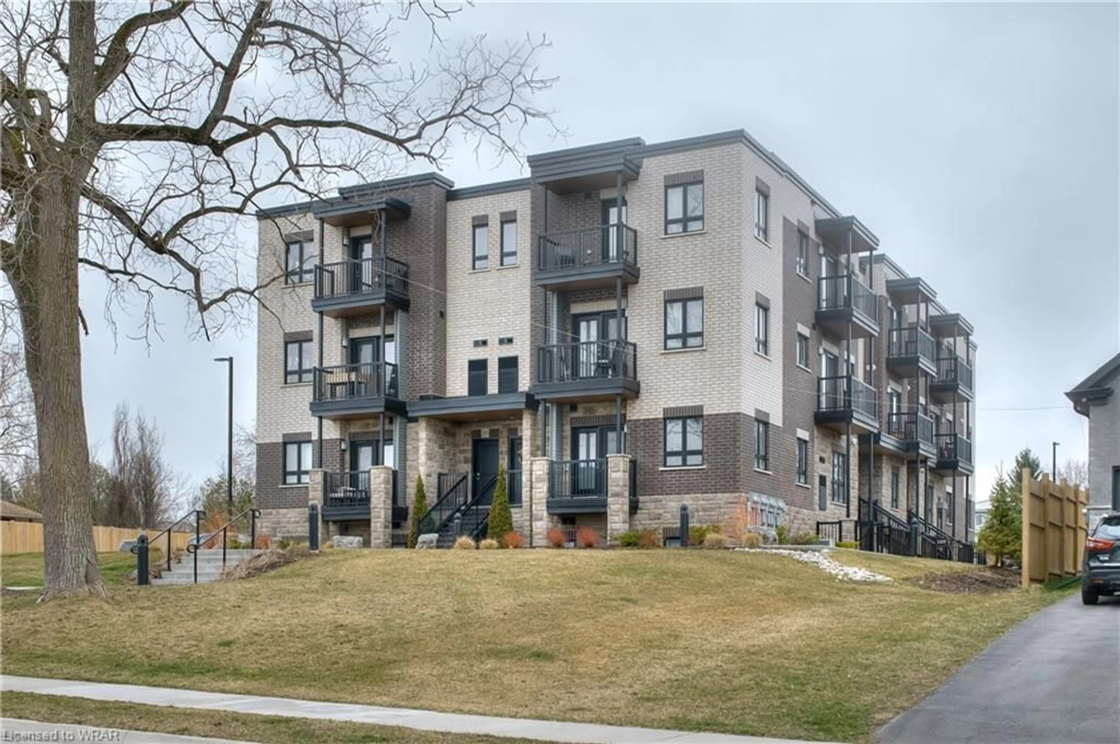 A pic from exterior of the house or condo for 408 Guelph Ave #4, Cambridge Ontario N3C 0H3
