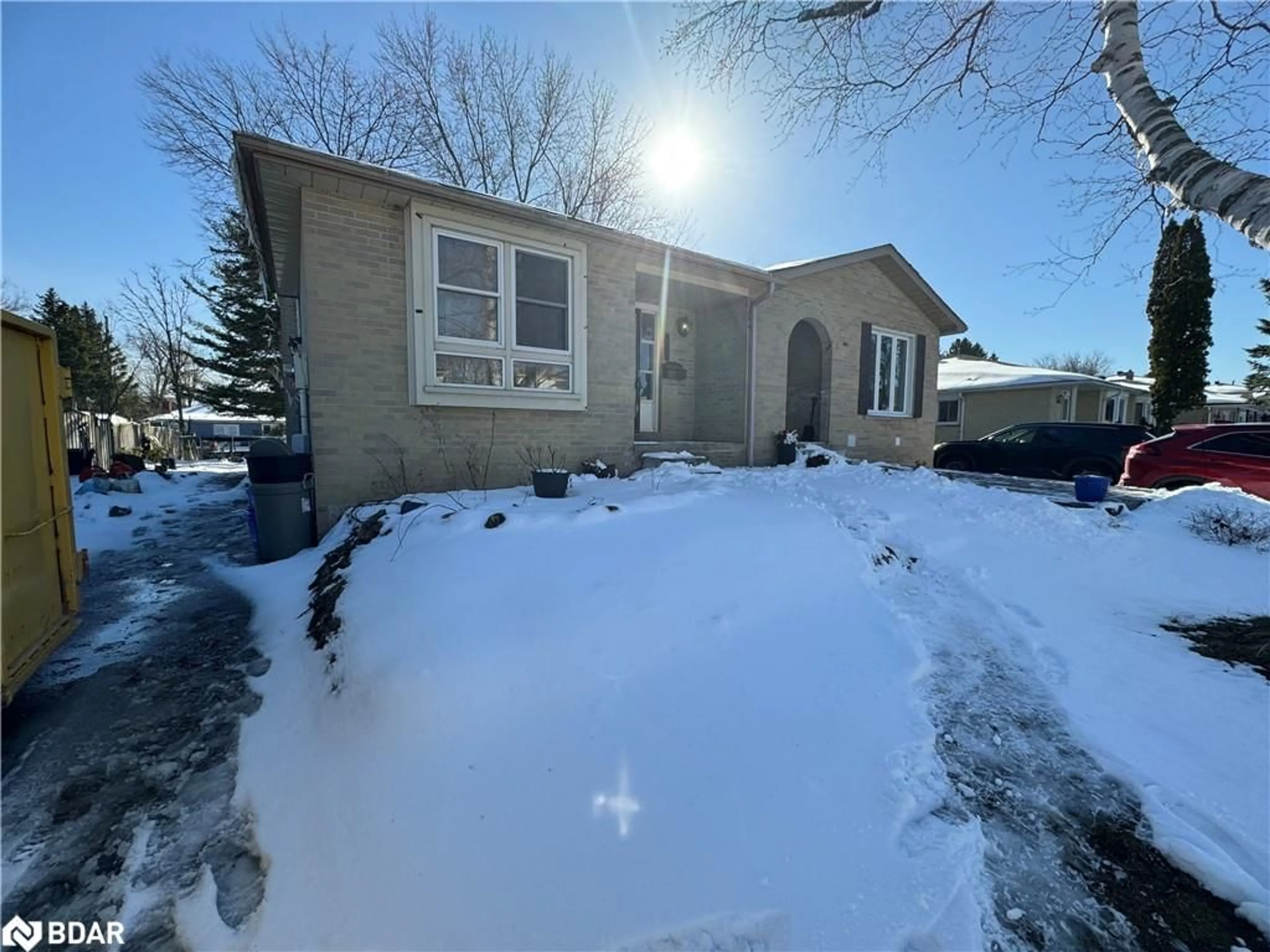 Frontside or backside of a home for 90A Bernick Dr, Barrie Ontario L4M 2V6