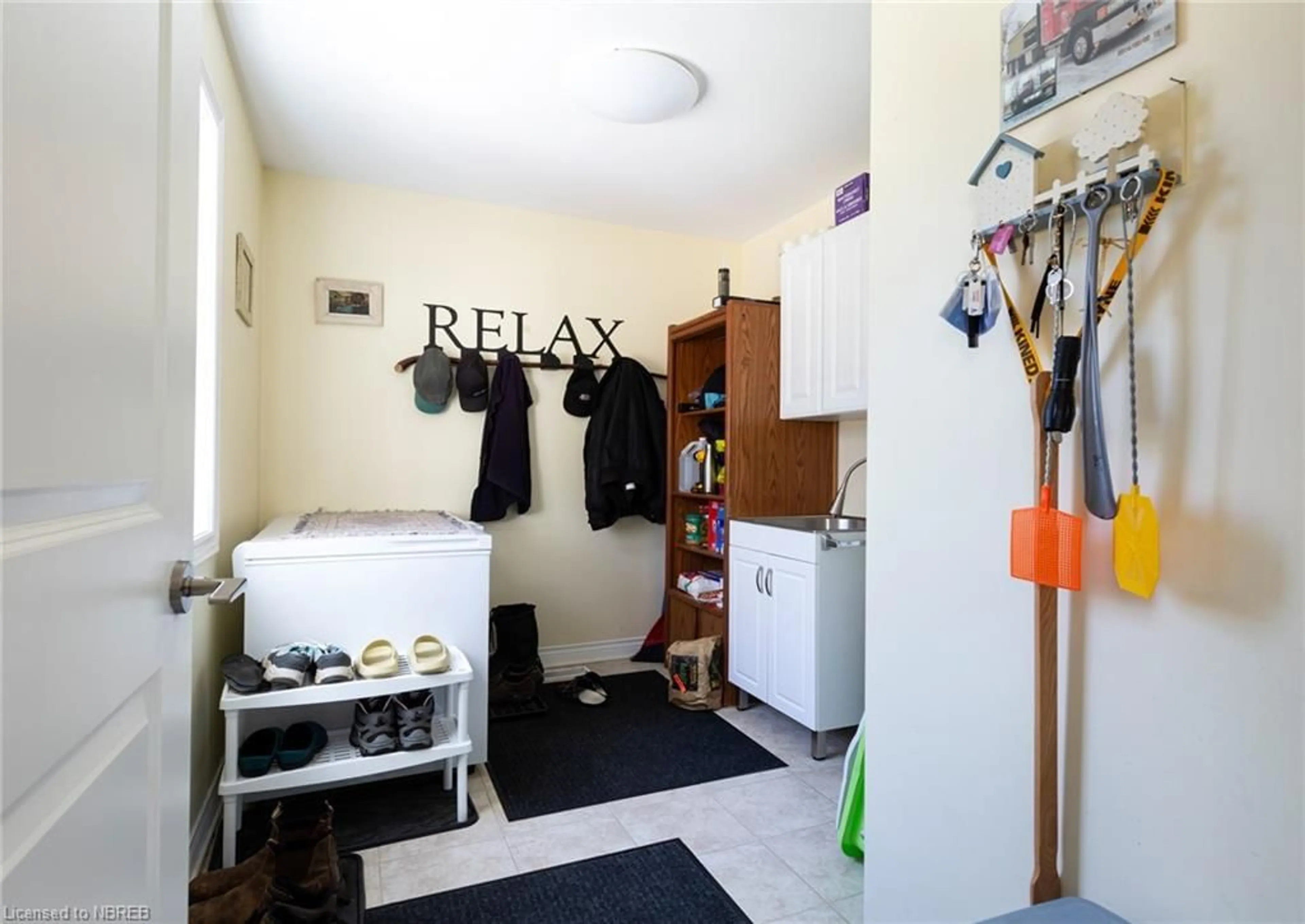 Laundry room for 176 Niagara Rd, Nipissing Ontario P0H 1W0