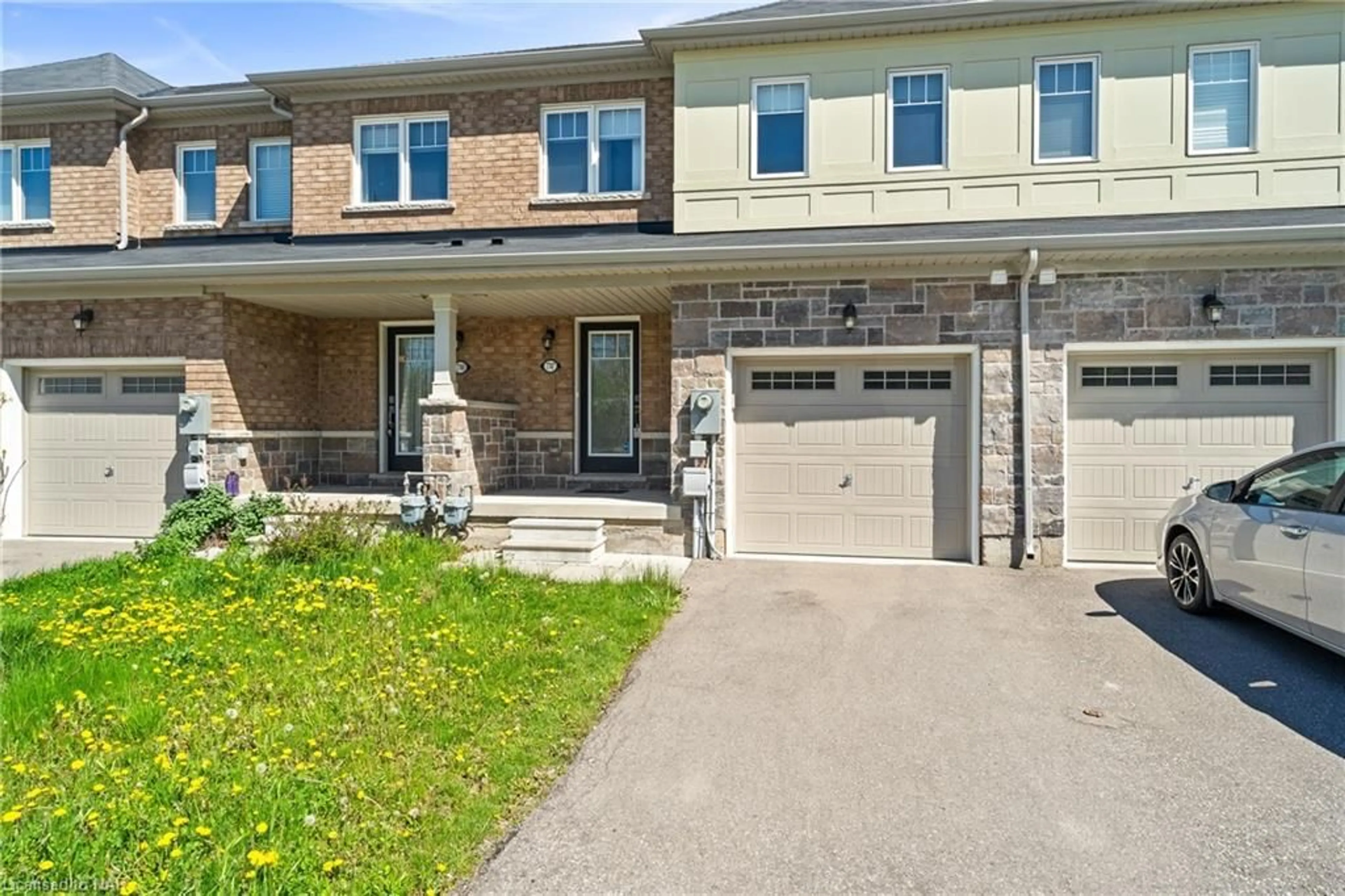 A pic from exterior of the house or condo for 7747 White Pine Crescent Cres, Niagara Falls Ontario L2H 3R5