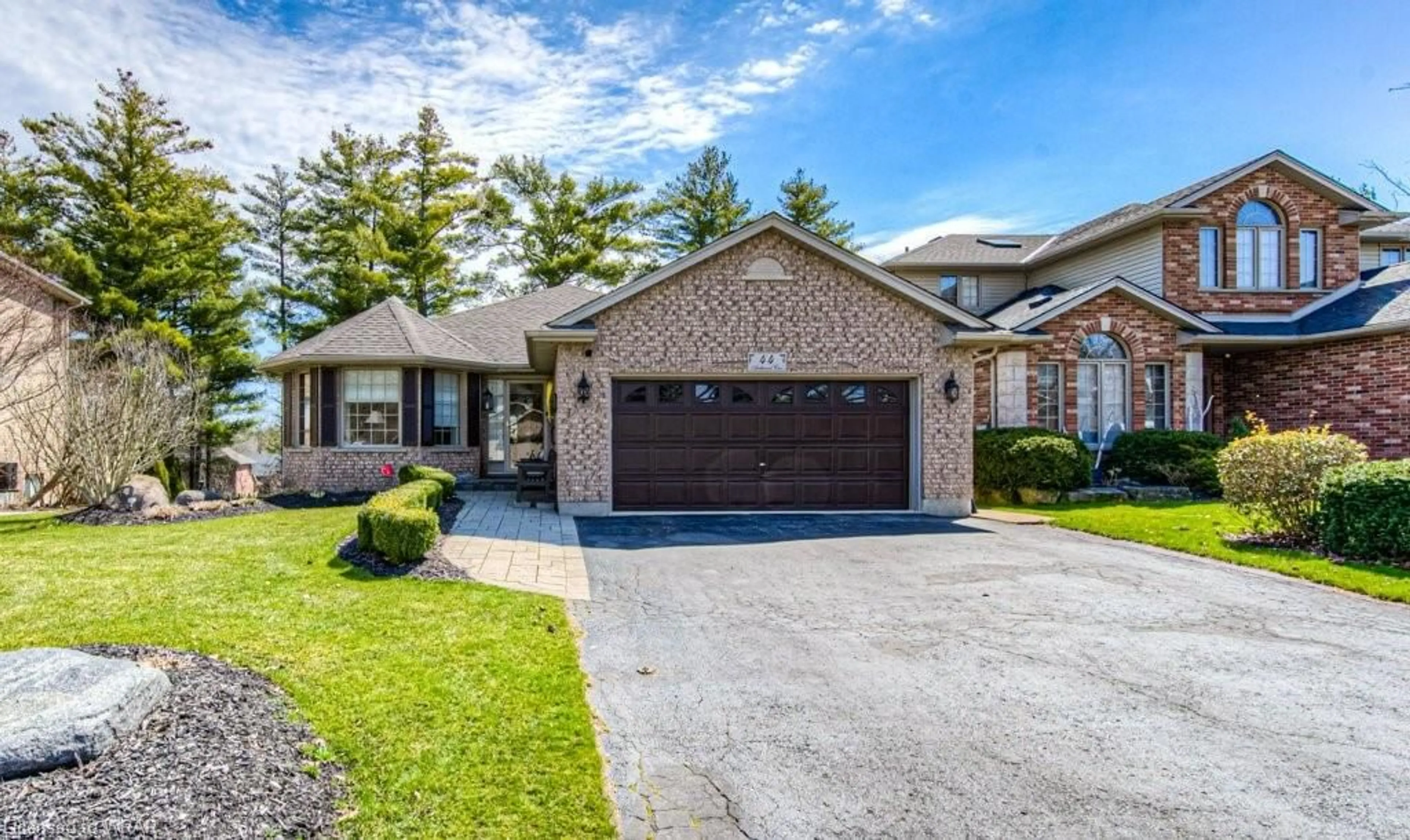Home with brick exterior material for 44 Archwood Cres, Cambridge Ontario N1T 2A6