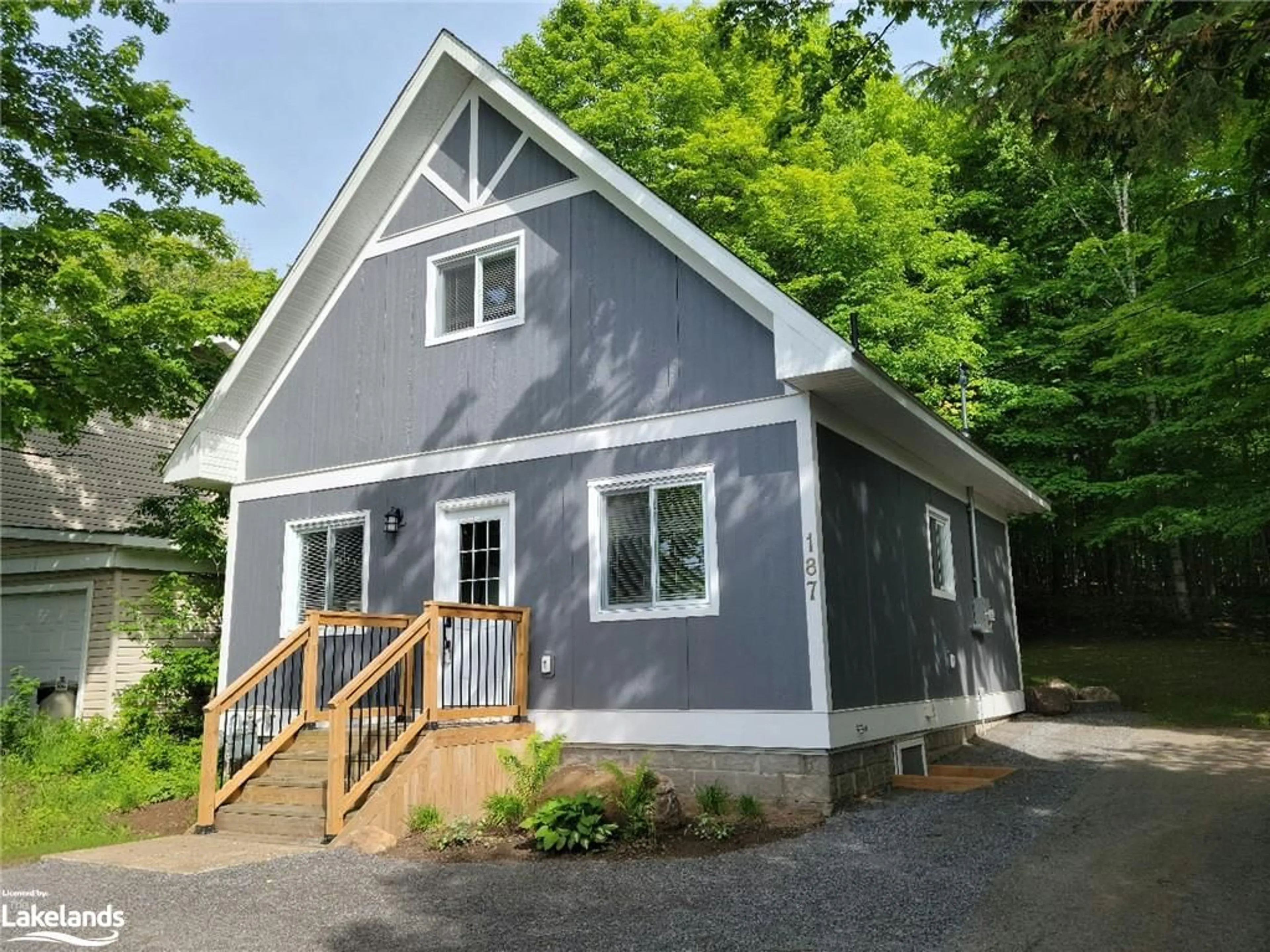 Cottage for 187 Main St, Huntsville Ontario P1H 1X9