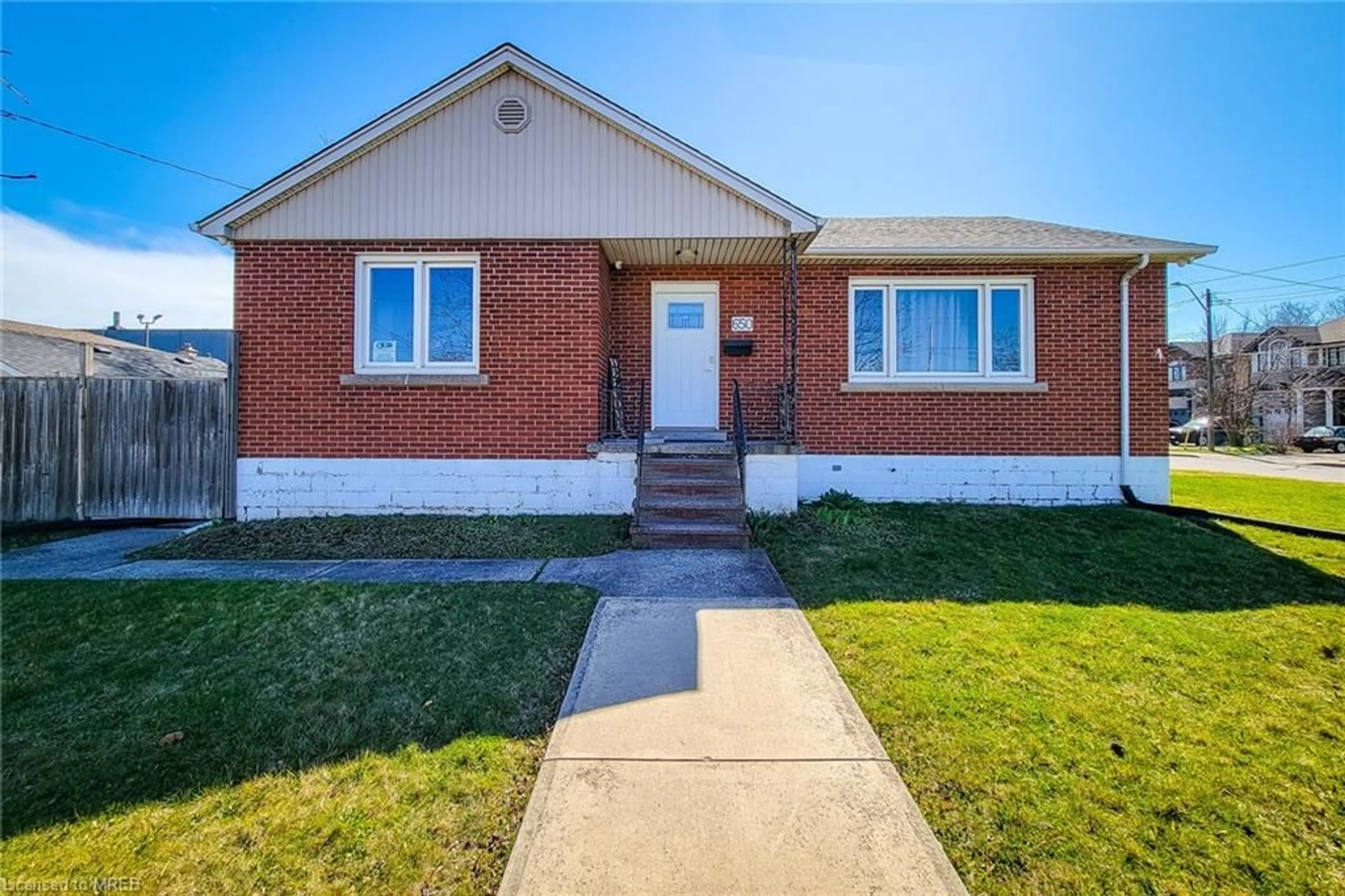 Home with brick exterior material for 650 Dunn Ave, Hamilton Ontario L8H 6M6
