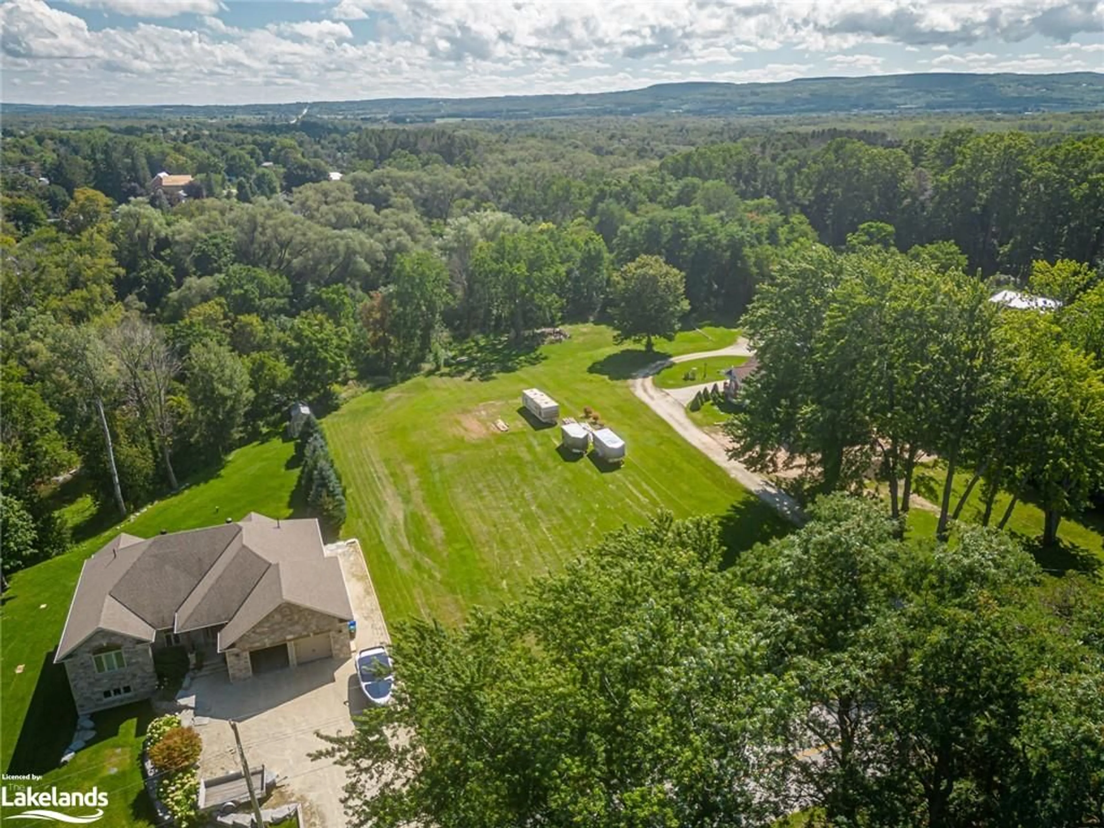 Outside view for 7639 36/37 Nottawasaga Sideroad, Nottawa Ontario L0M 1P0