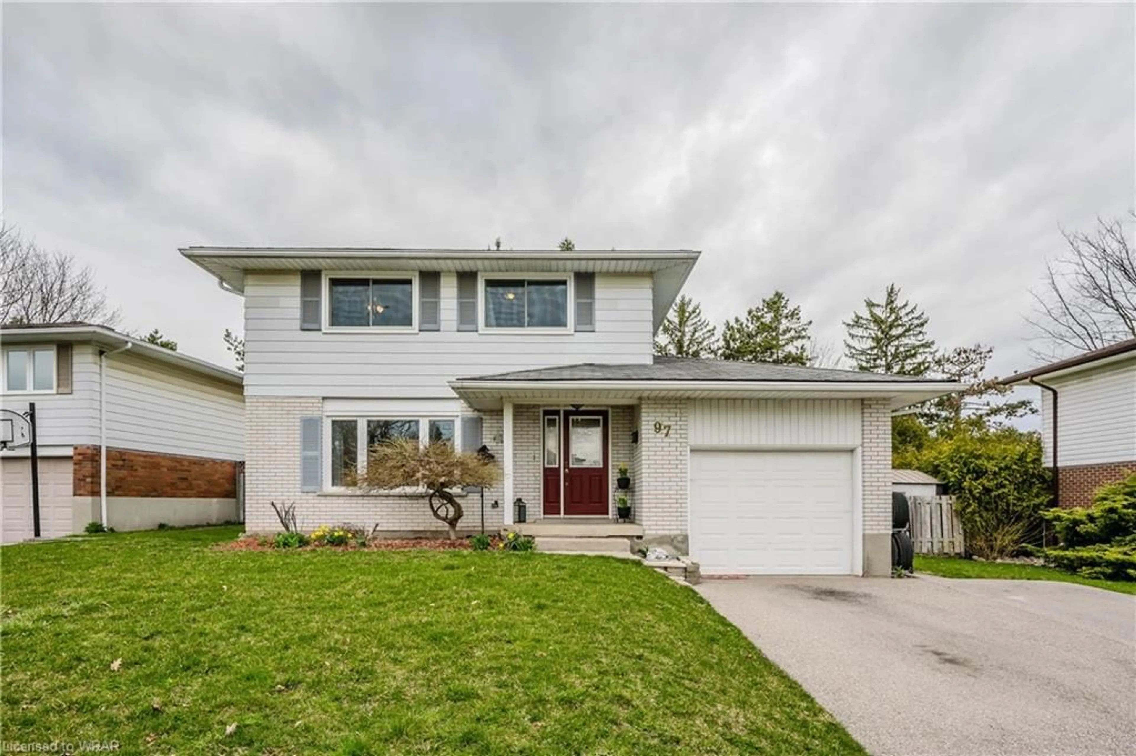 Frontside or backside of a home for 97 Applewood Cres, Guelph Ontario N1H 6B3