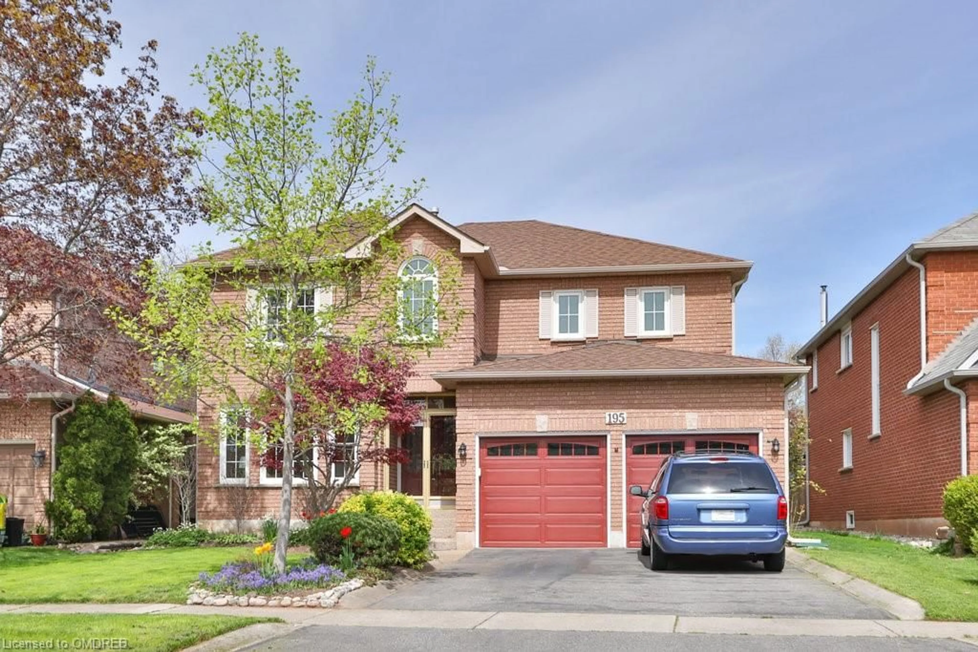 Home with brick exterior material for 195 Elderwood Trail, Oakville Ontario L6H 5W2
