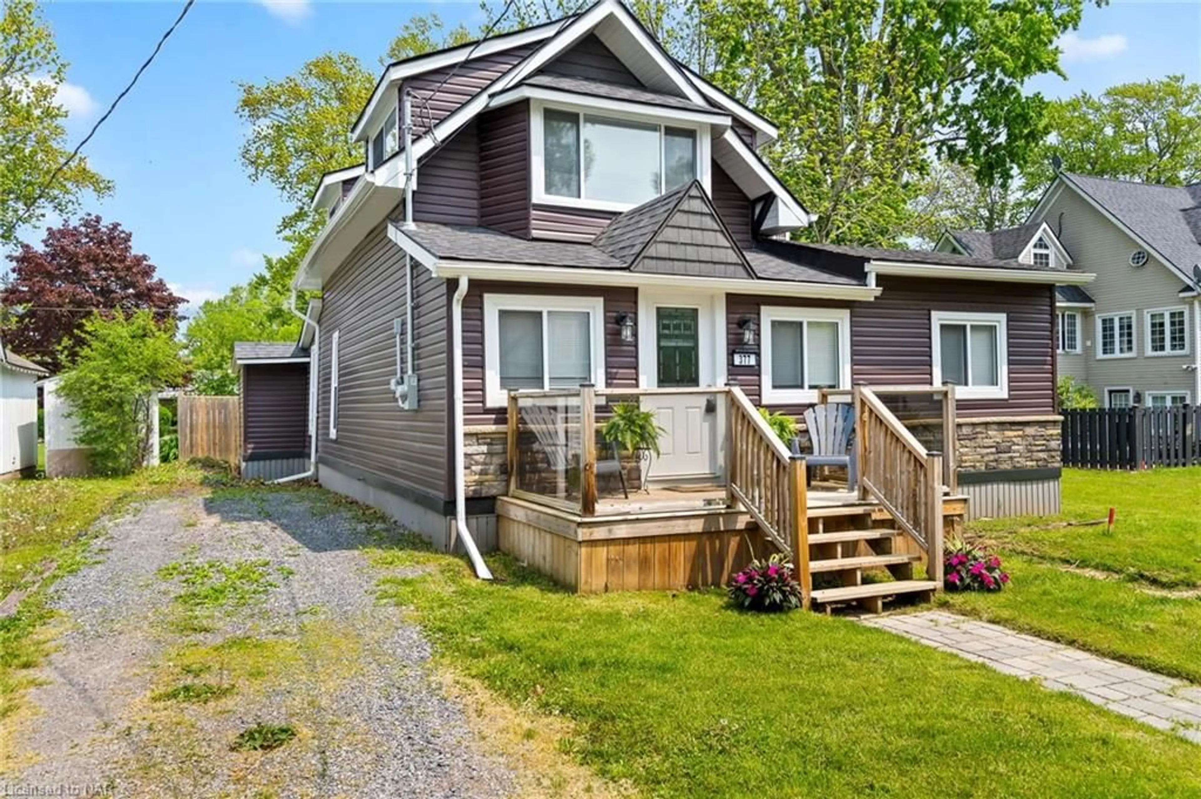 Frontside or backside of a home for 377 Cambridge Rd, Crystal Beach Ontario L0S 1B0