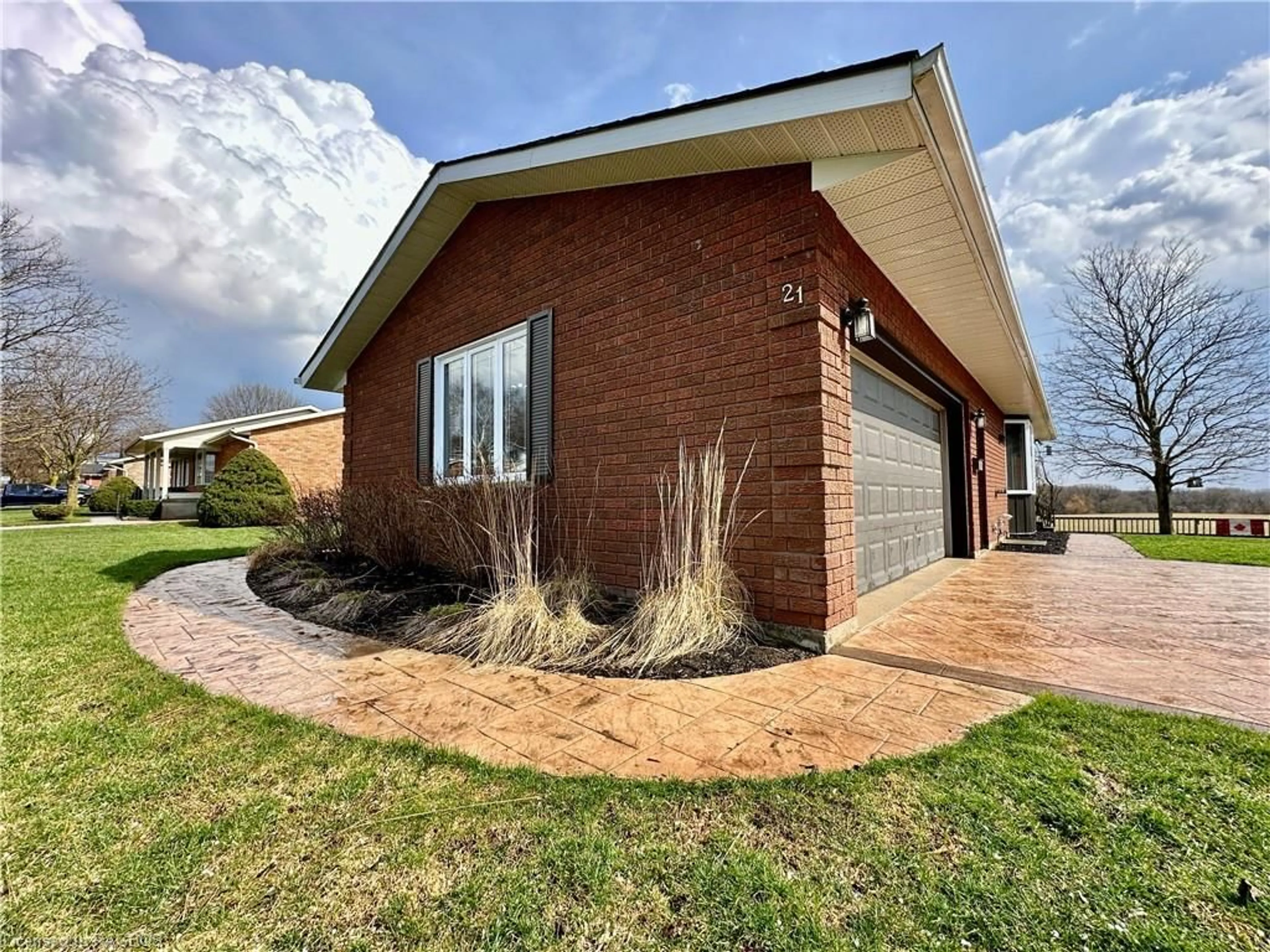 Home with brick exterior material for 21 2nd Street Cres, Hanover Ontario N4N 3R2