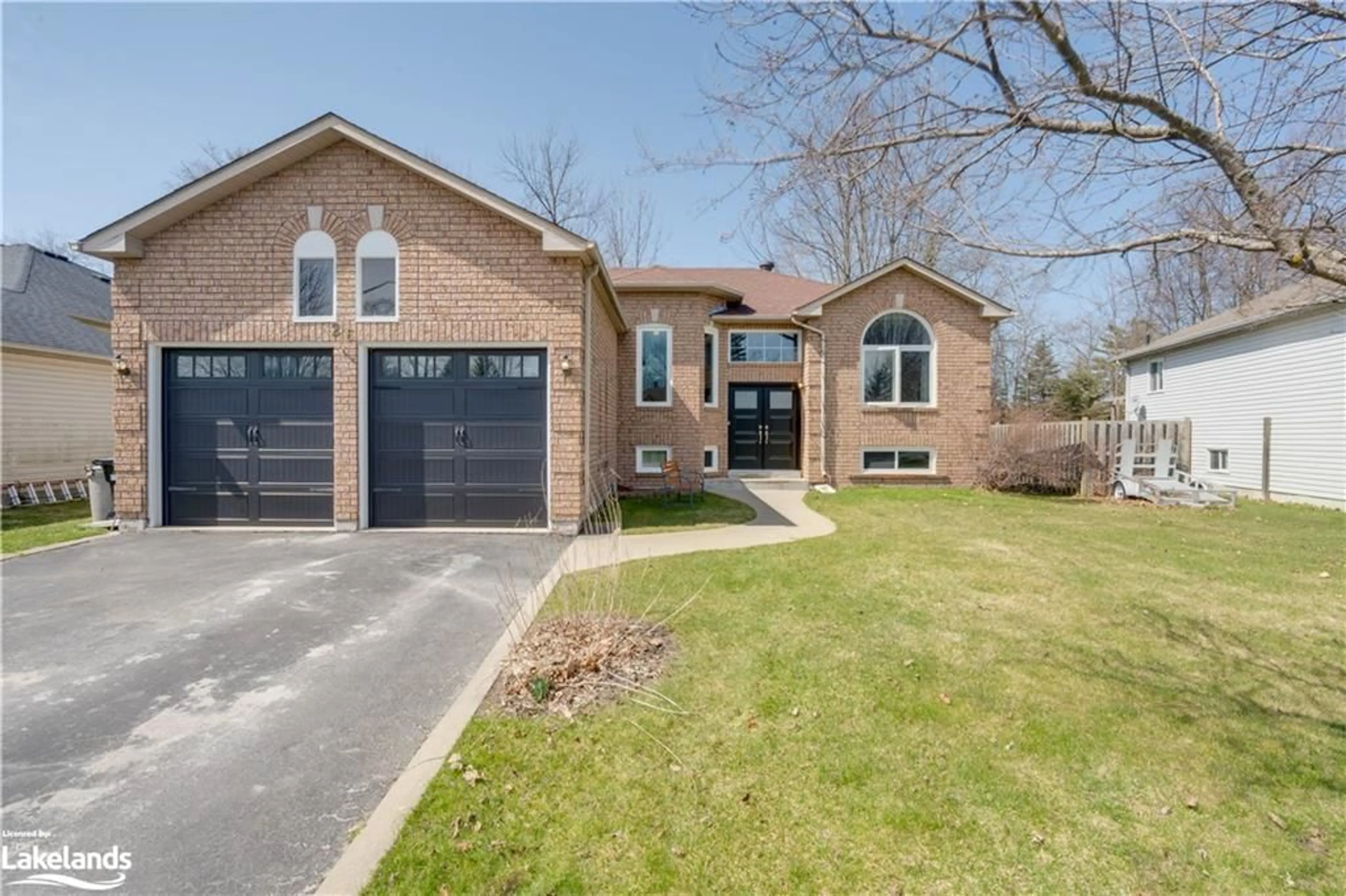 Frontside or backside of a home for 26 Silver Birch Ave, Wasaga Beach Ontario L9Z 1M2
