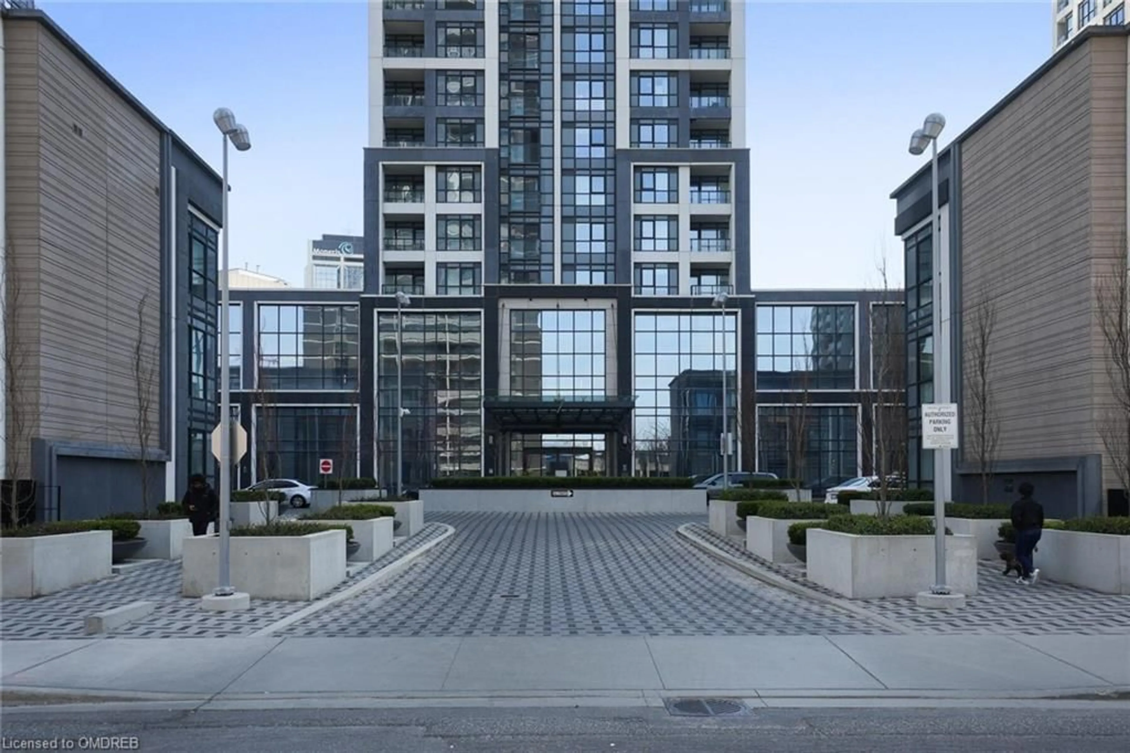 A pic from exterior of the house or condo for 7 Mabelle Avenue Ave #910, Etobicoke Ontario M9A 0C9