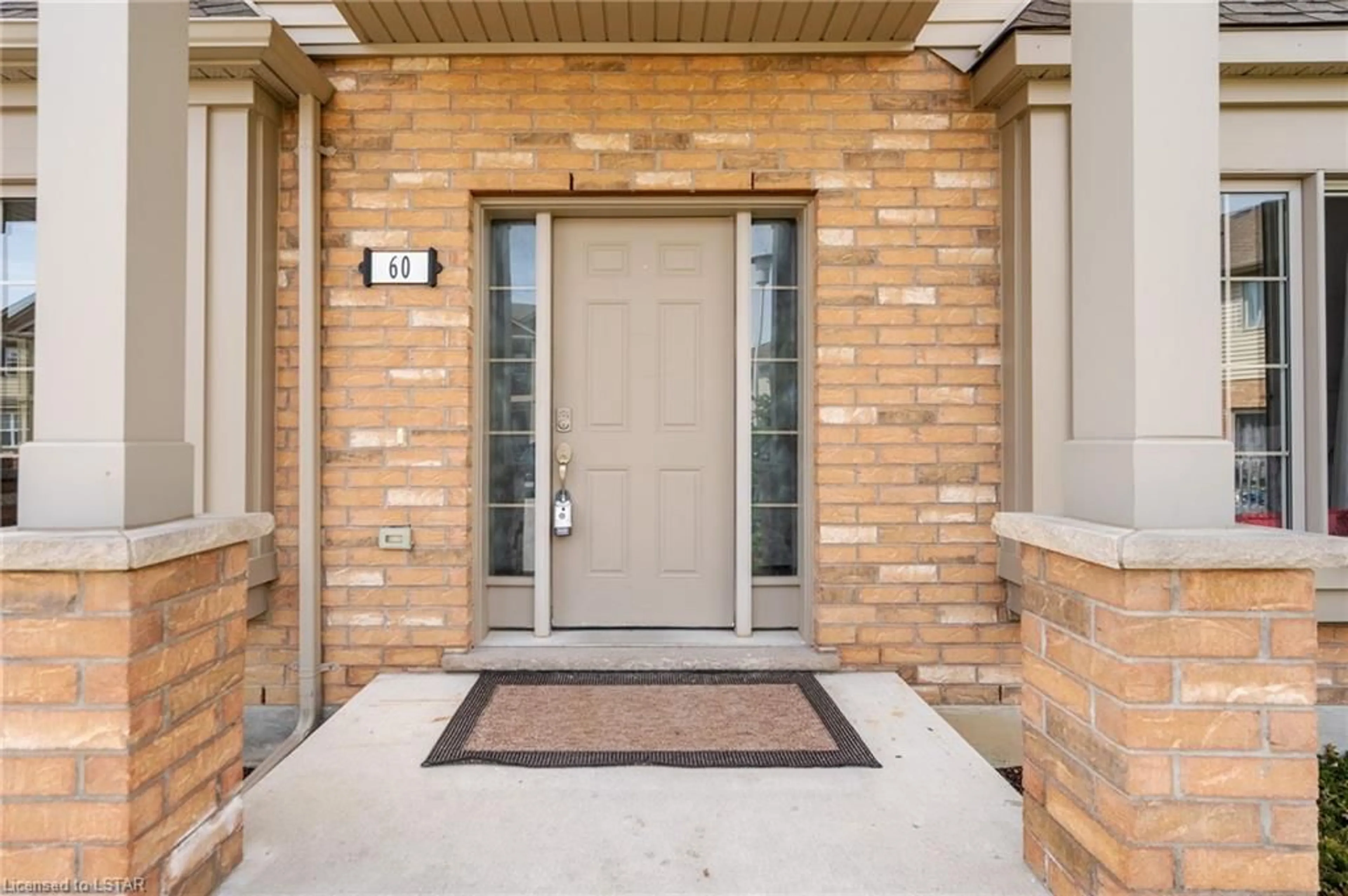 Indoor entryway for 3320 Meadowgate Blvd #60, London Ontario N6M 0A7
