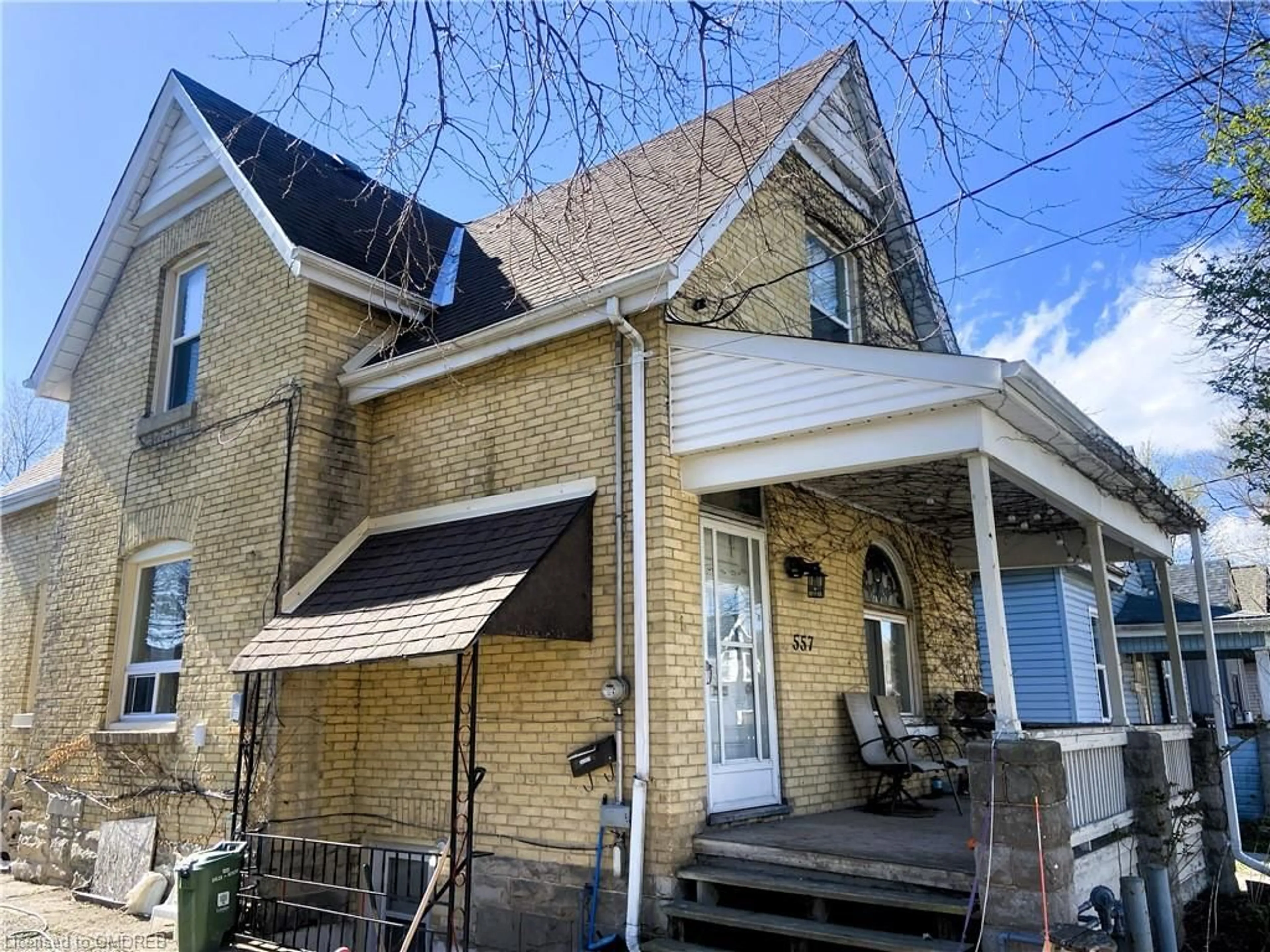 Frontside or backside of a home for 557 Ontario St, London Ontario N5W 3X9