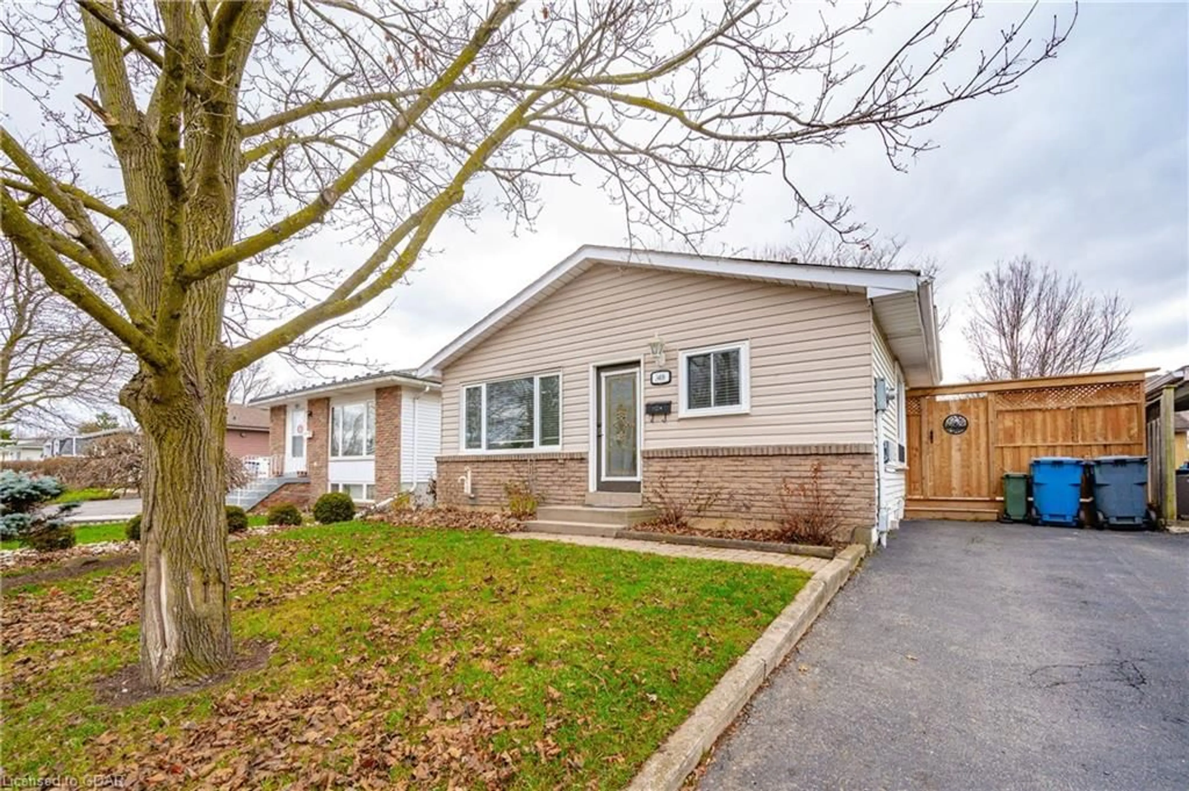 Frontside or backside of a home for 369 West Acres Dr, Guelph Ontario N1H 7B3