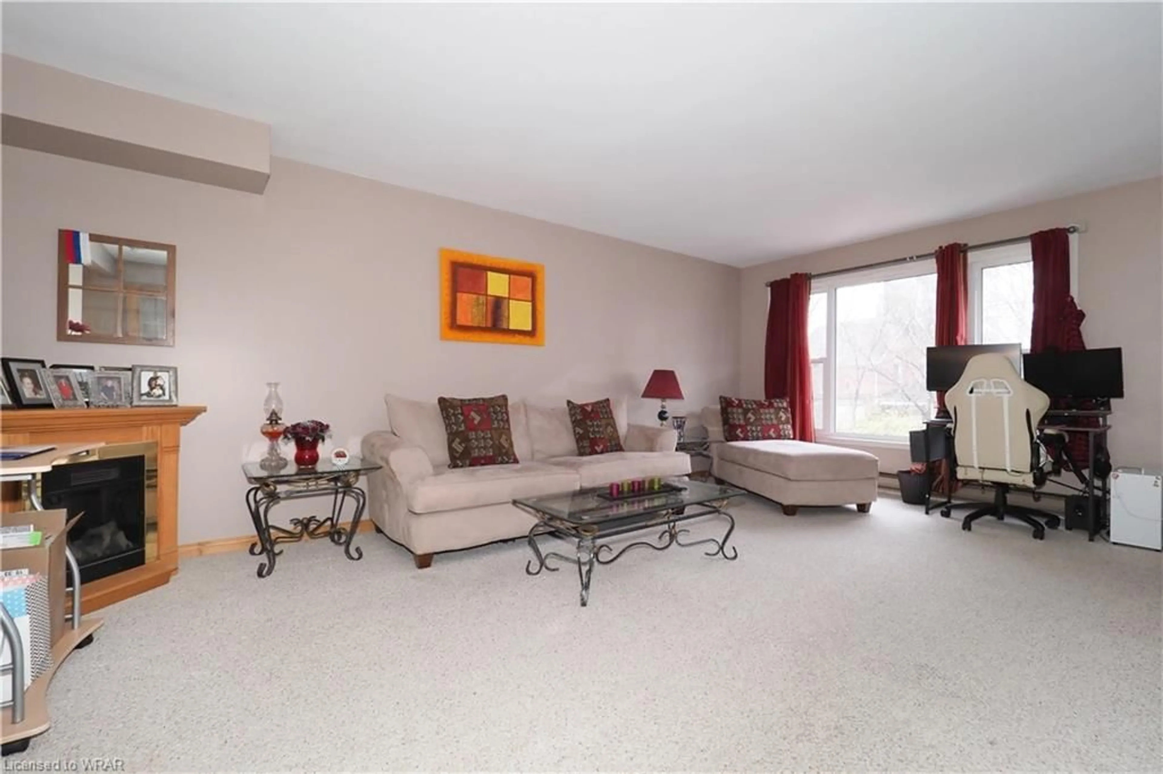 Living room for 70 Morgan Ave #6, Kitchener Ontario N2A 2M2