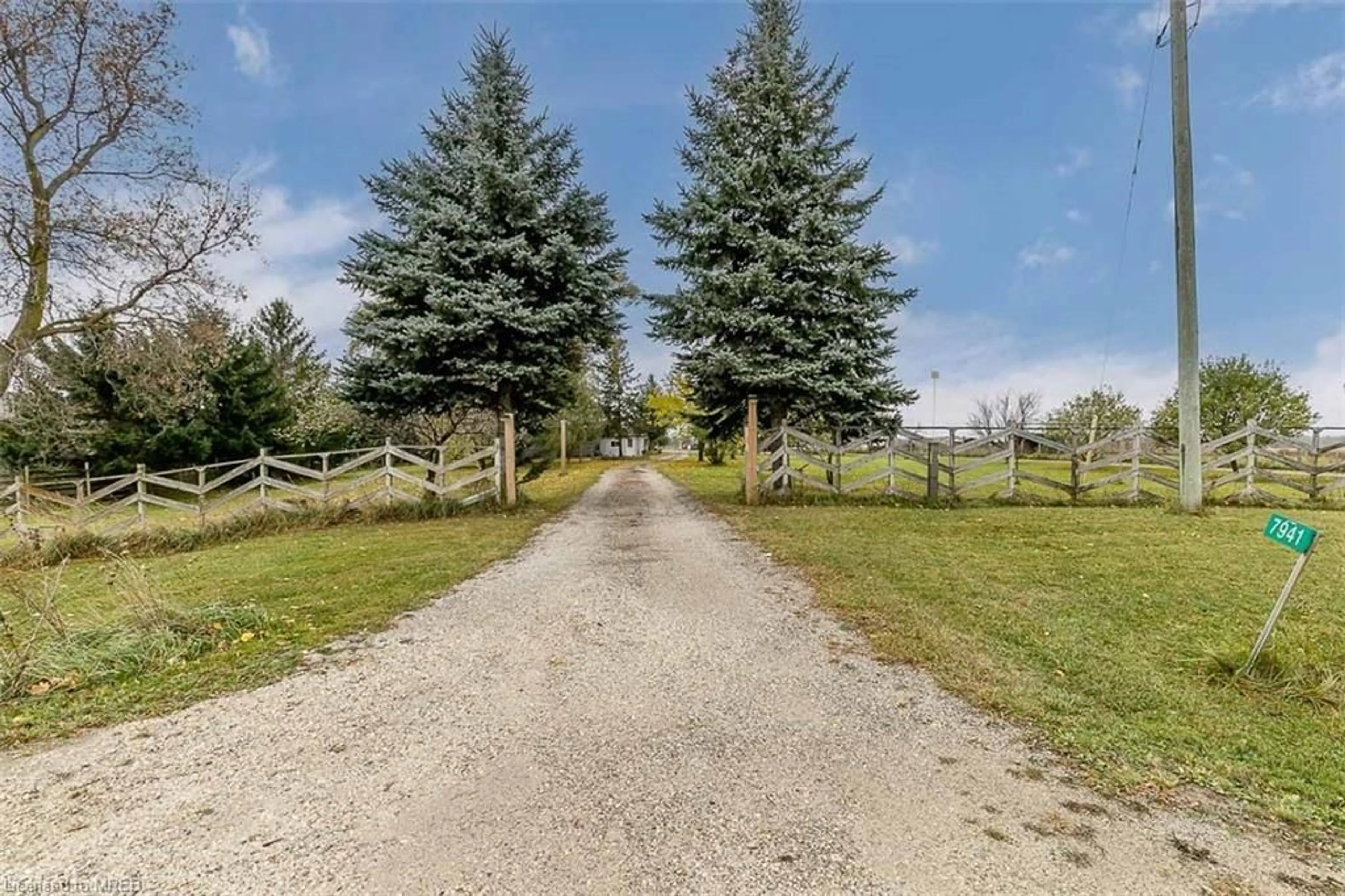 Fenced yard for 7941 Highway 26, Clearview Ontario L0M 1S0