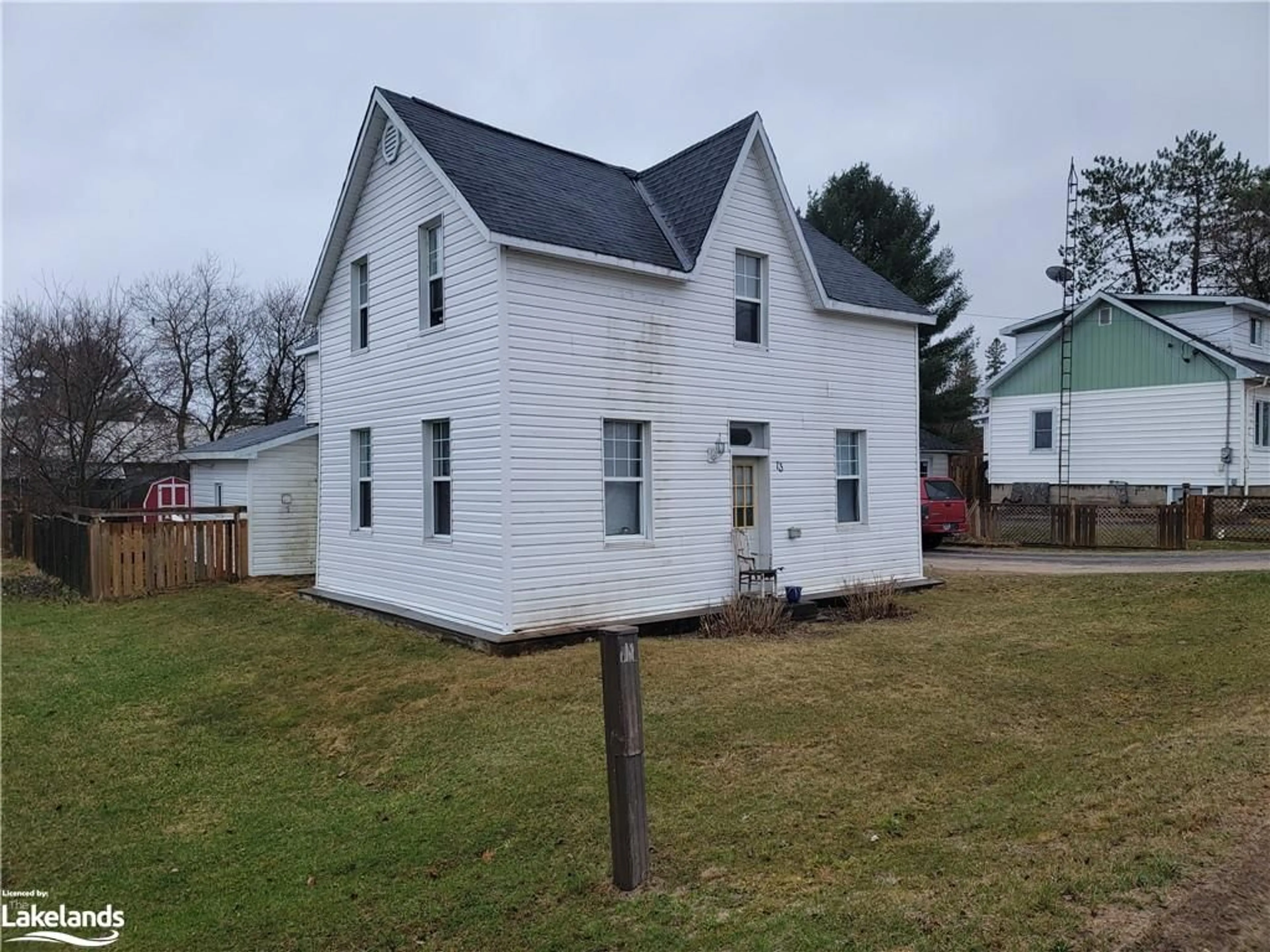 Frontside or backside of a home for 13 Main St, Sundridge Ontario P0A 1Z0
