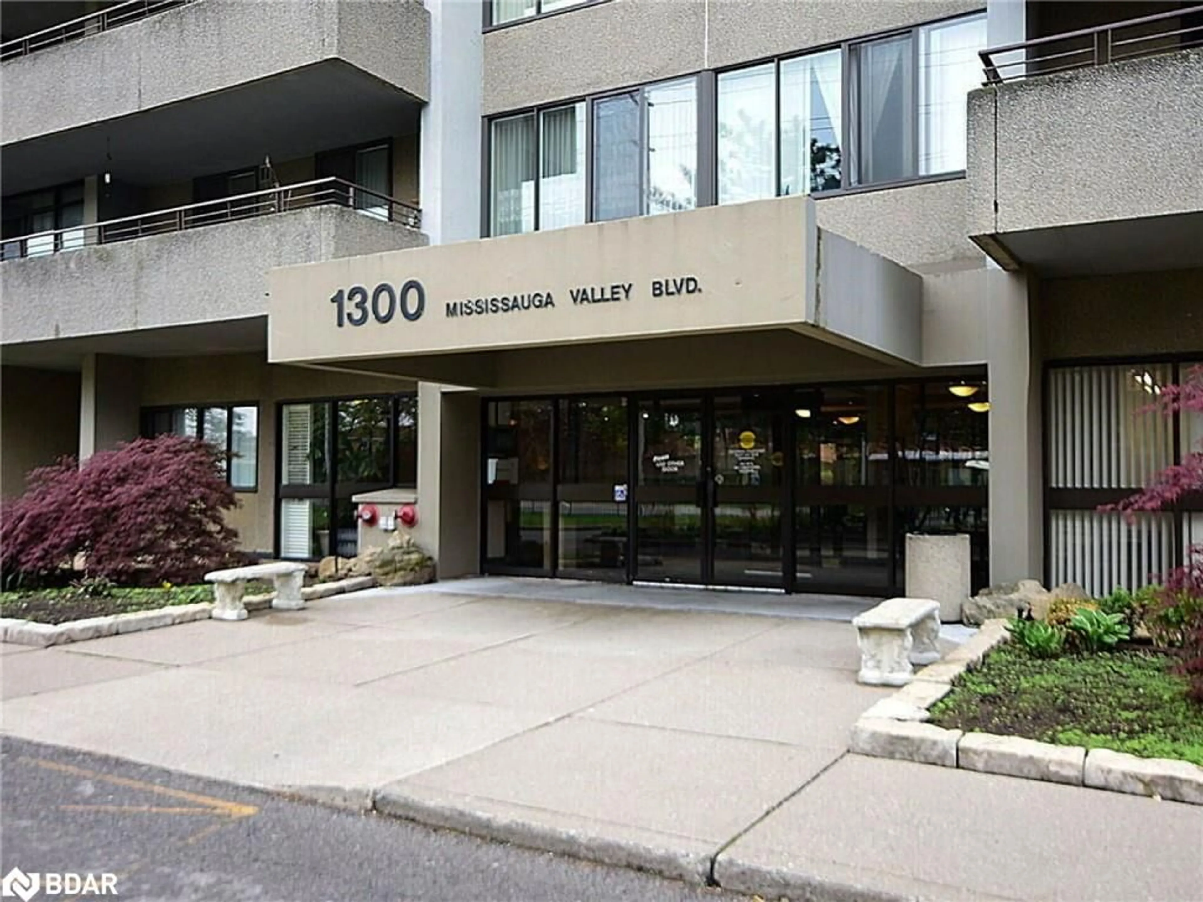 Outside view for 1300 Mississauga Valley Boulevard #309, Mississauga Ontario L5A 3S8