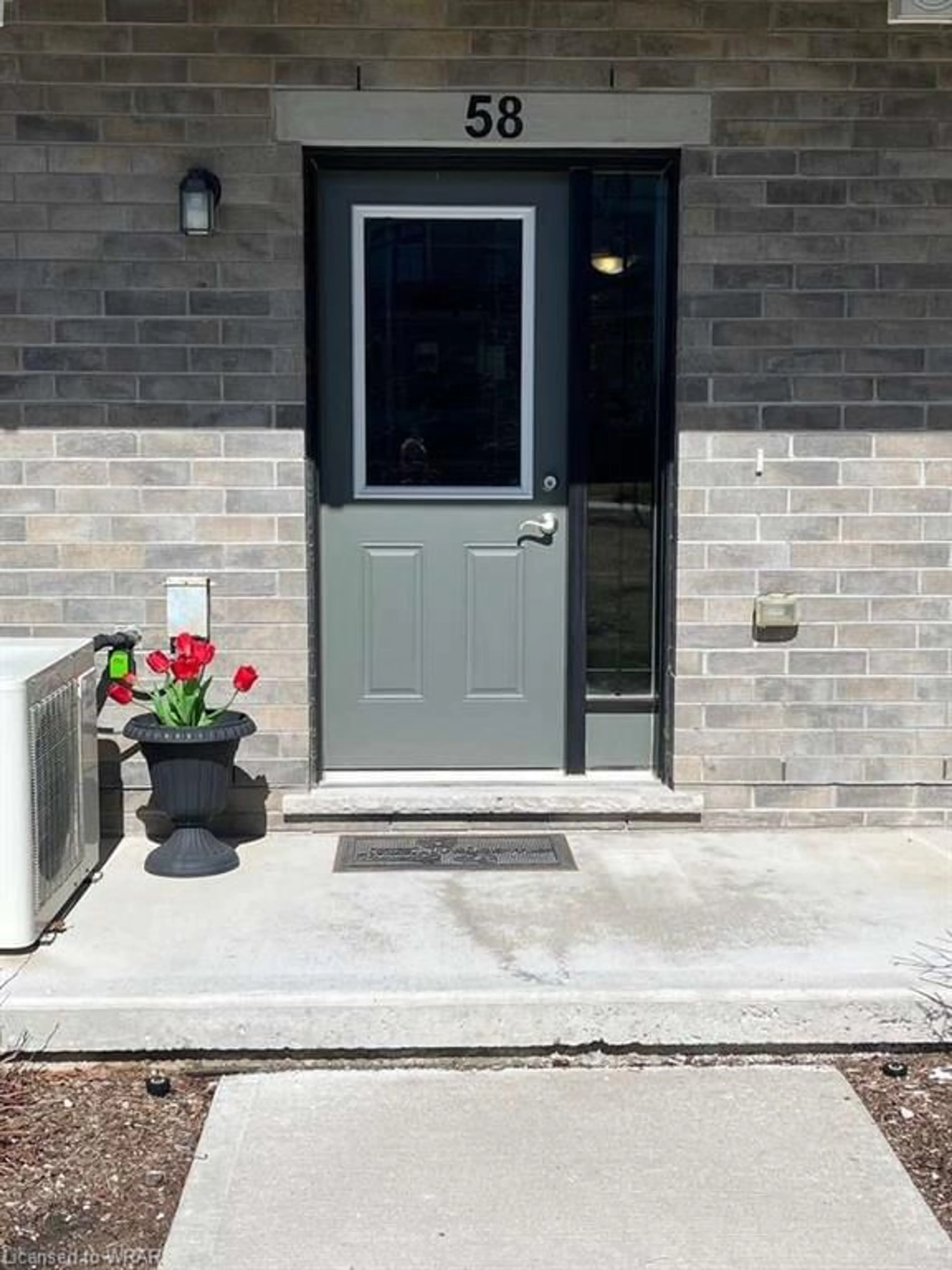 Indoor entryway for 107 Westra Dr #58, Guelph Ontario N1K 0A5