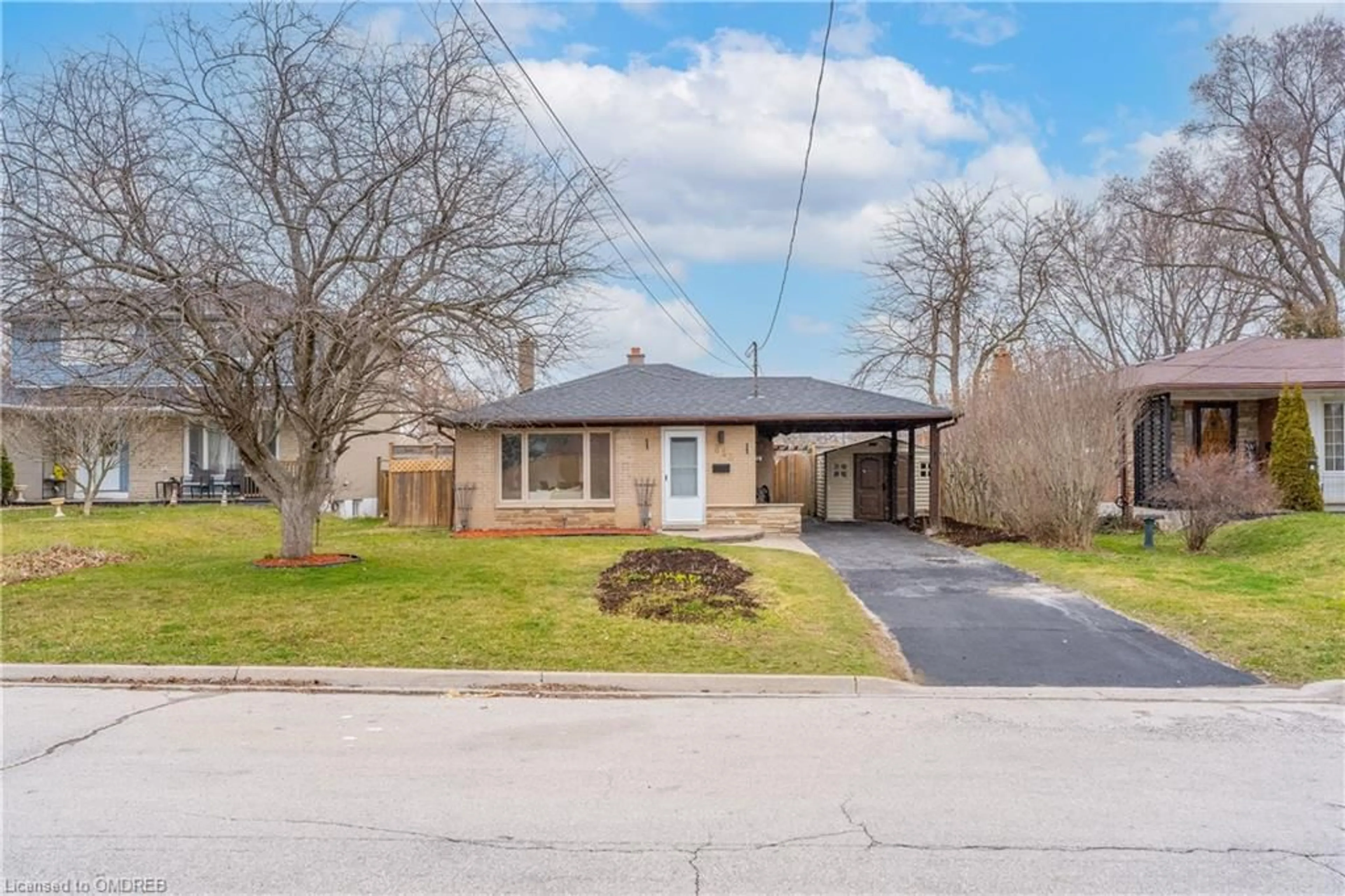 Frontside or backside of a home for 853 Sanok Dr, Pickering Ontario L1W 2R3