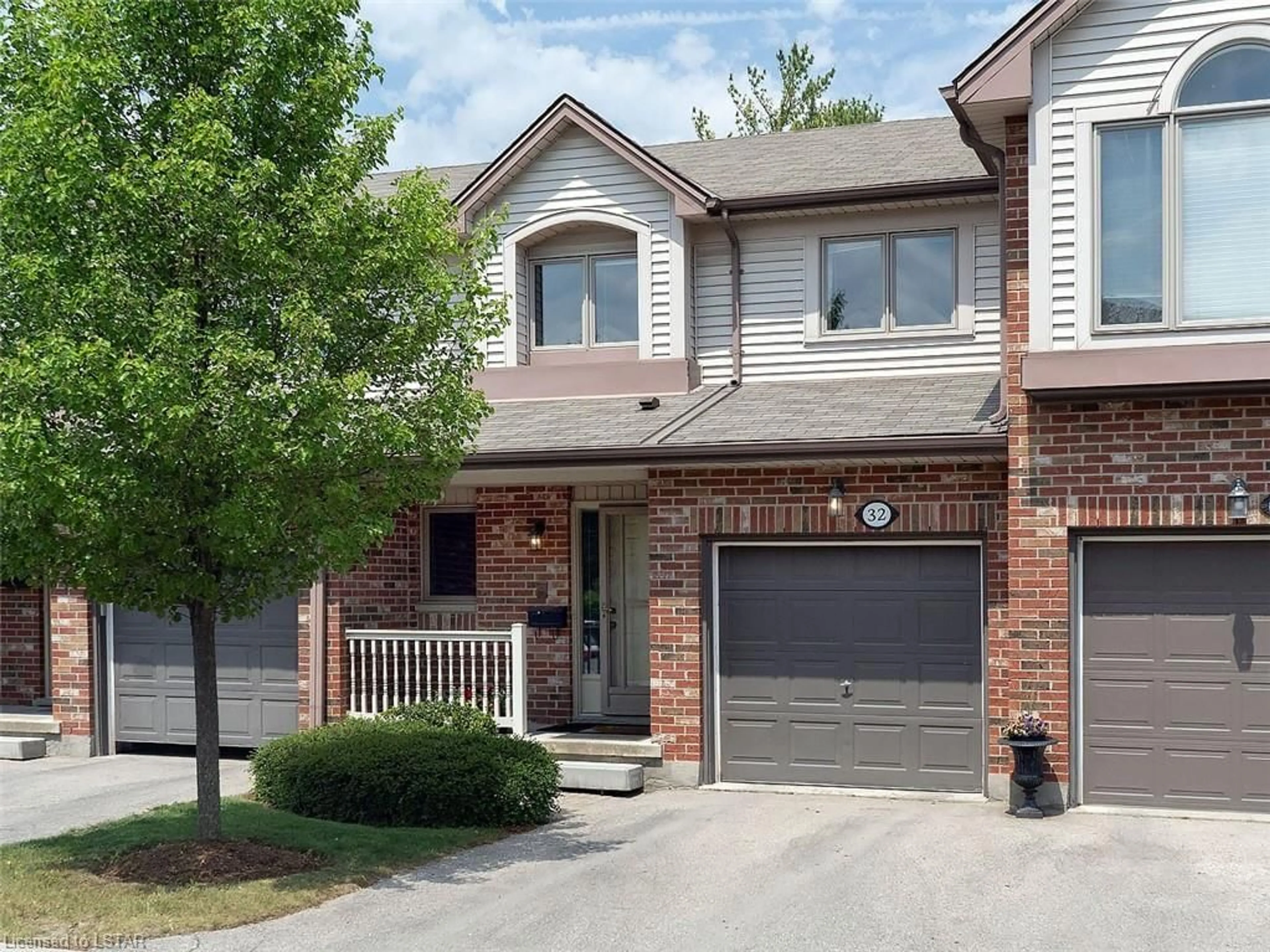Home with brick exterior material for 1478 Adelaide St #32, London Ontario N5X 3Y1