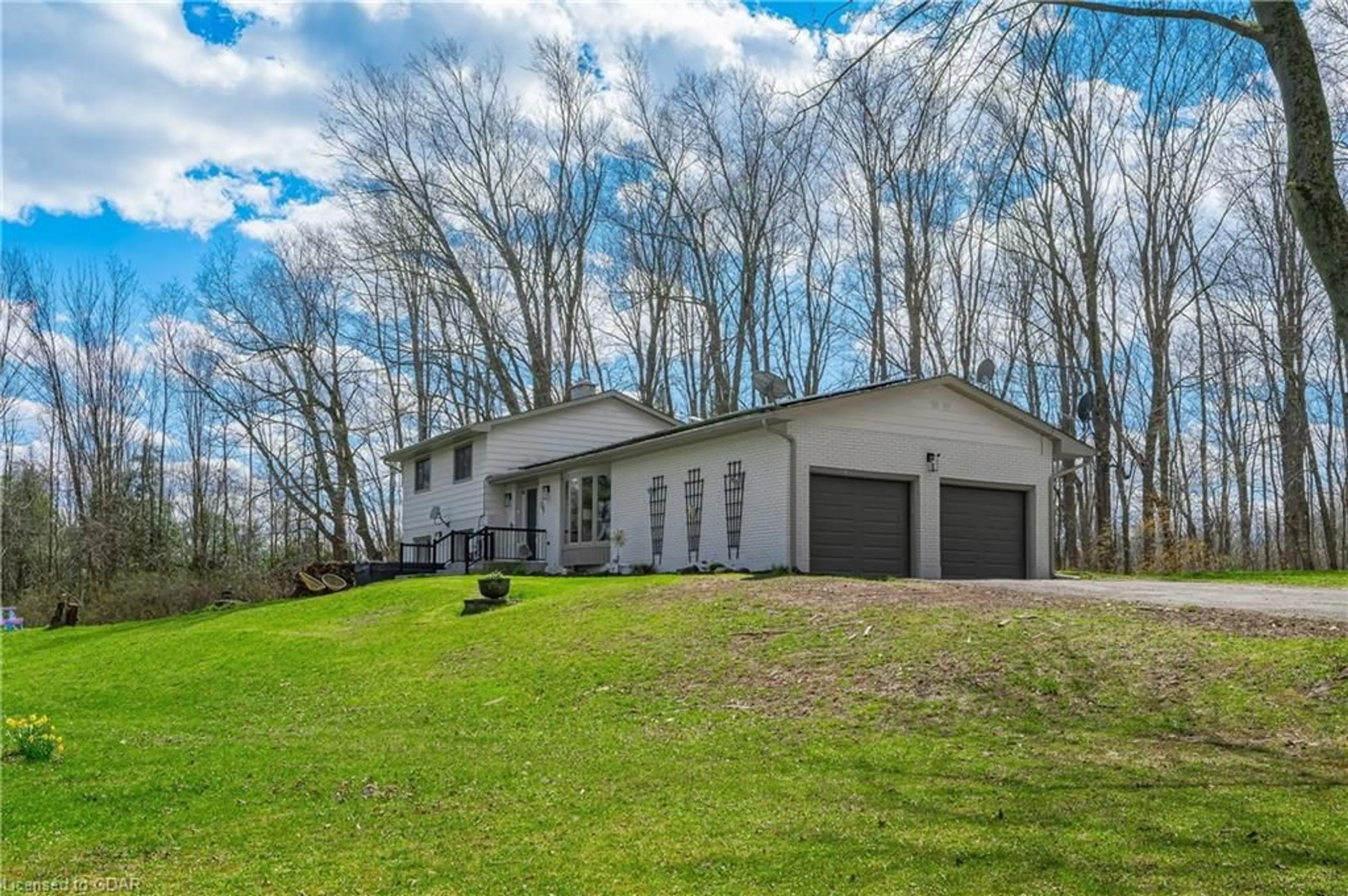 Frontside or backside of a home for 4098 Darkwood Road Rd, Puslinch Ontario L0P 1J0