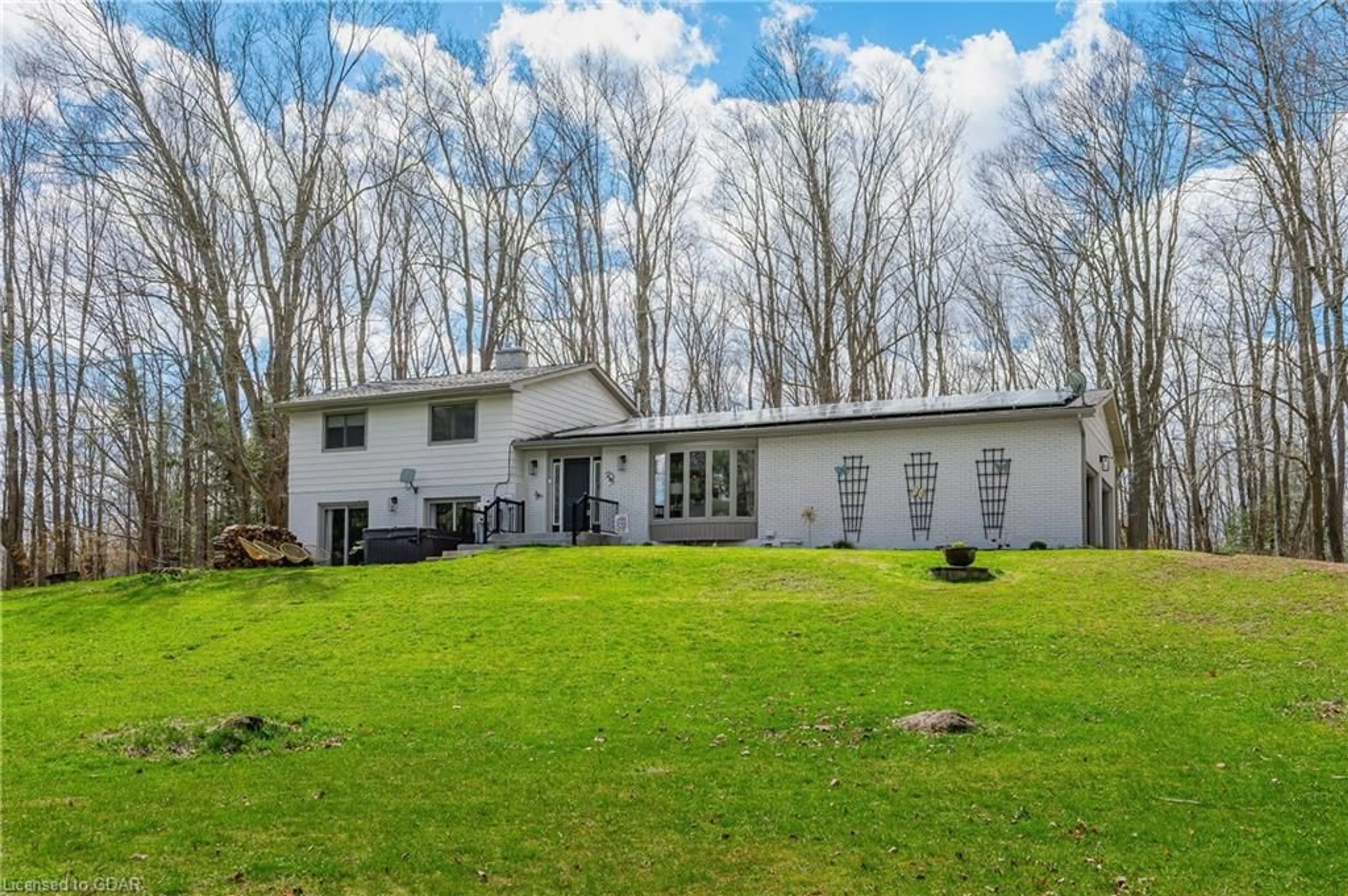 Outside view for 4098 Darkwood Road Rd, Puslinch Ontario L0P 1J0
