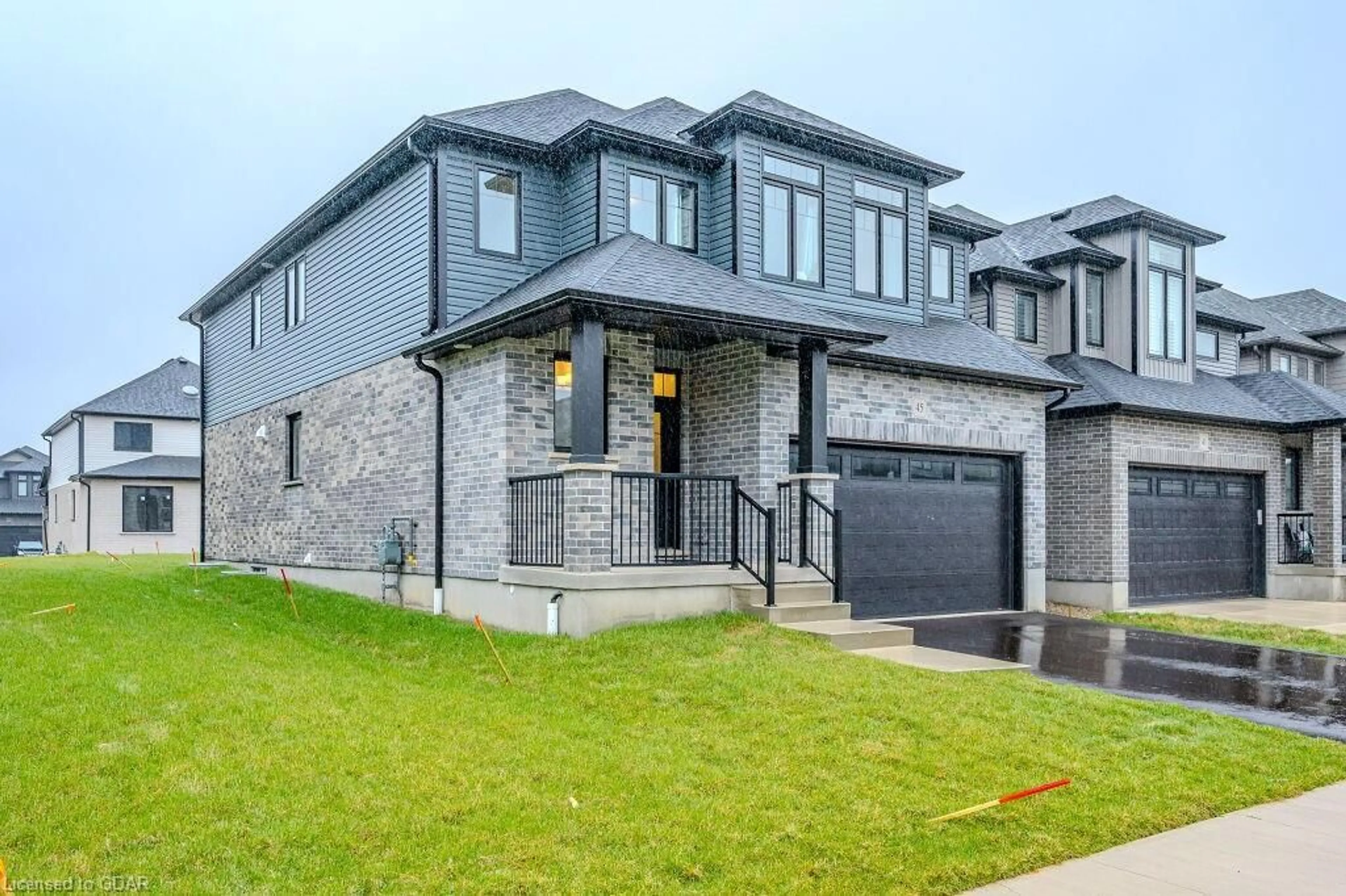 Frontside or backside of a home for 45 Queensgate Cres, Breslau Ontario N0B 1M0
