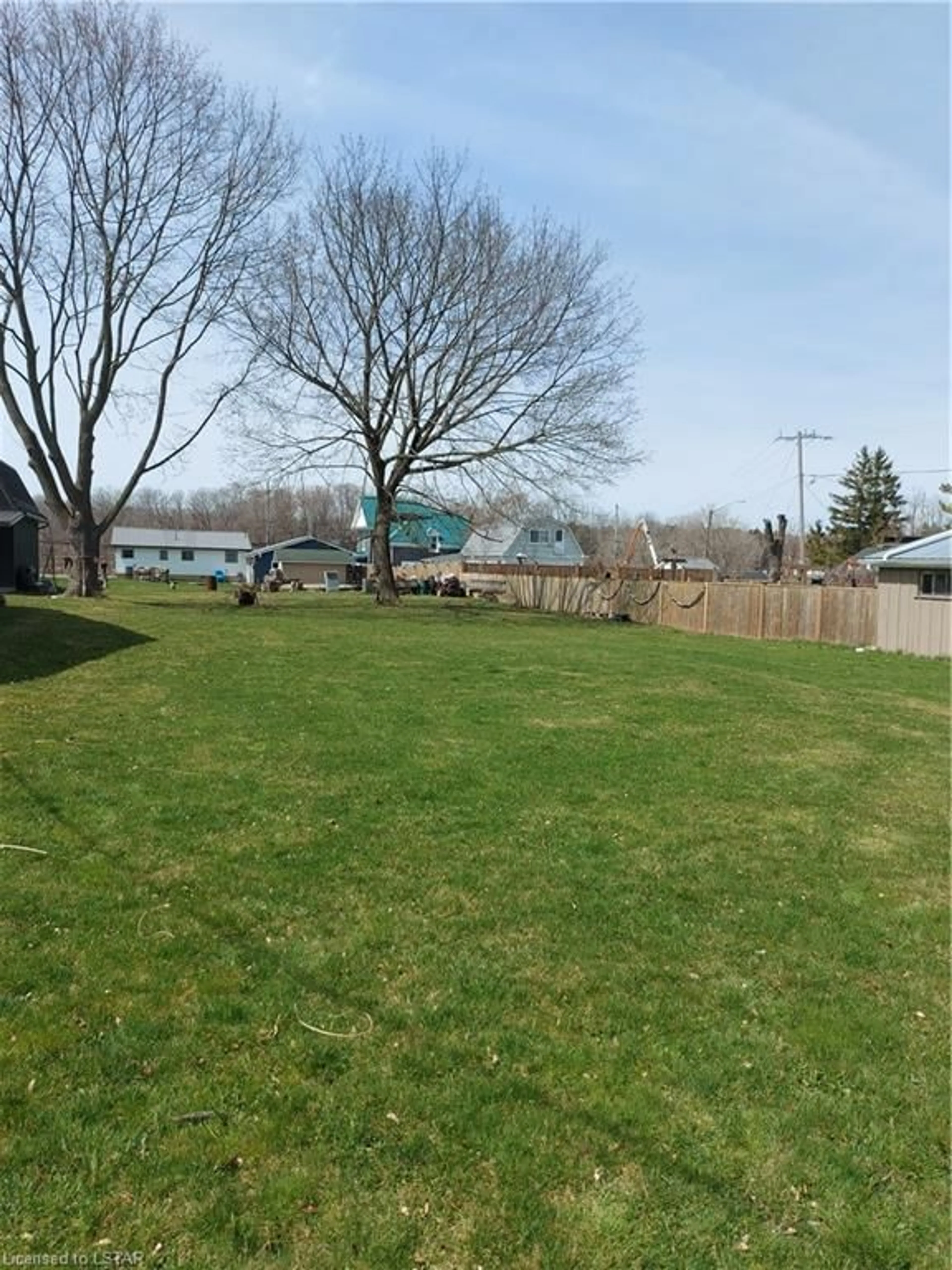 Fenced yard for 29 Erieus Street St, Port Burwell Ontario N0J 1T0