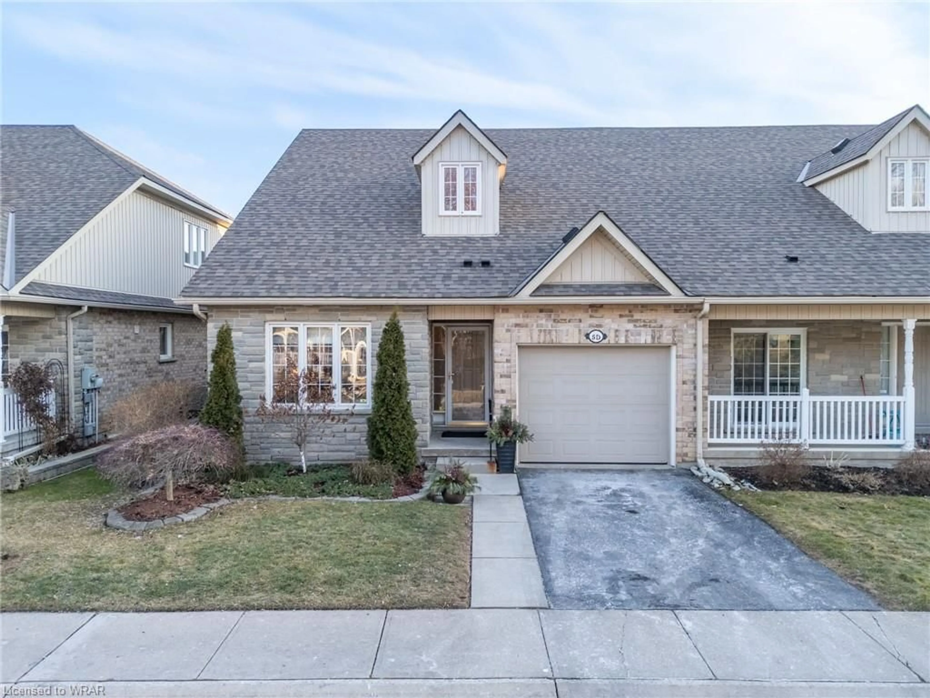 Frontside or backside of a home for 350 Doon Valley Dr #5D, Kitchener Ontario N2P 2M9