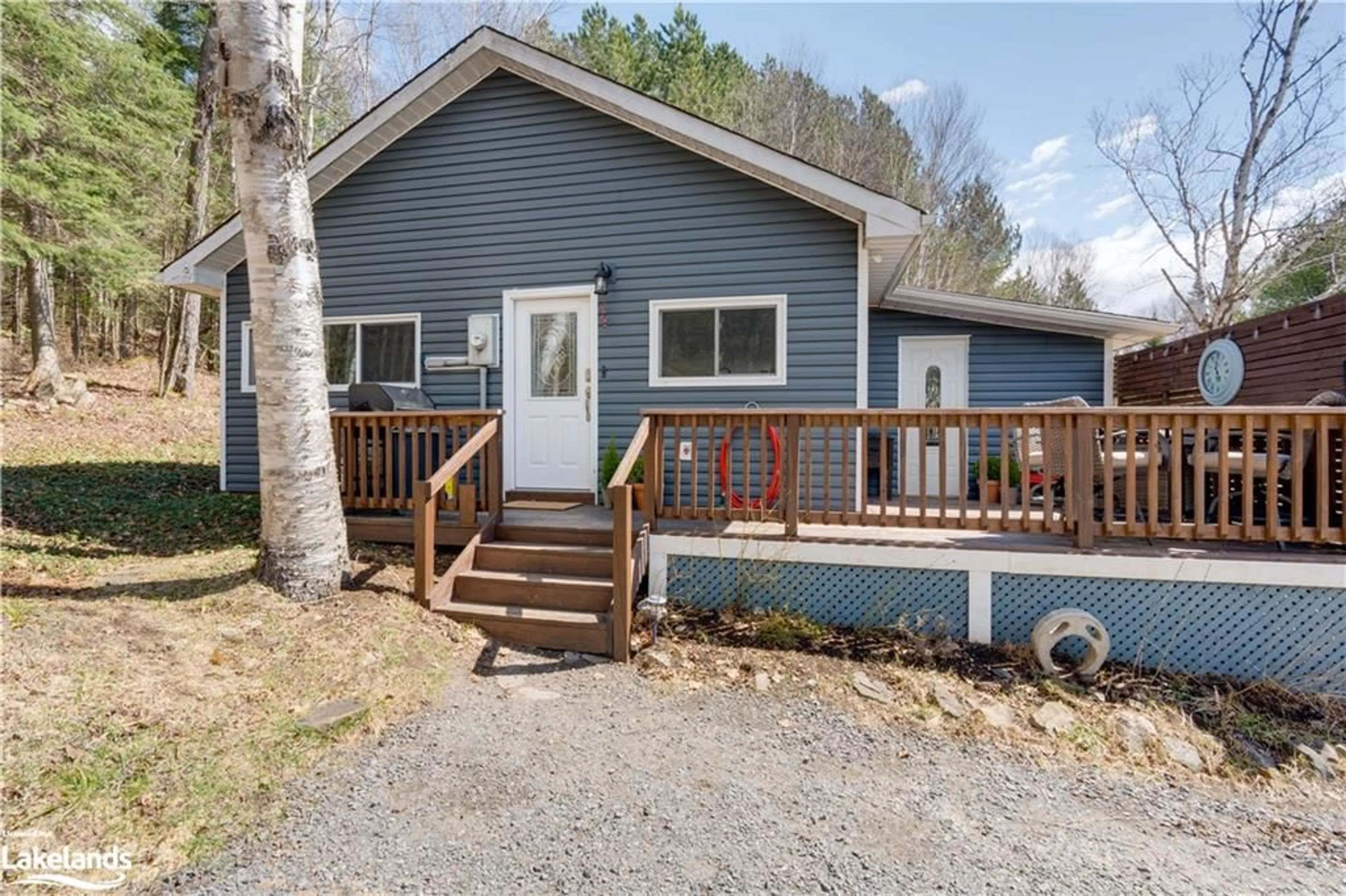 Cottage for 378 Hwy 518 E Hwy, Emsdale Ontario P0A 1J0