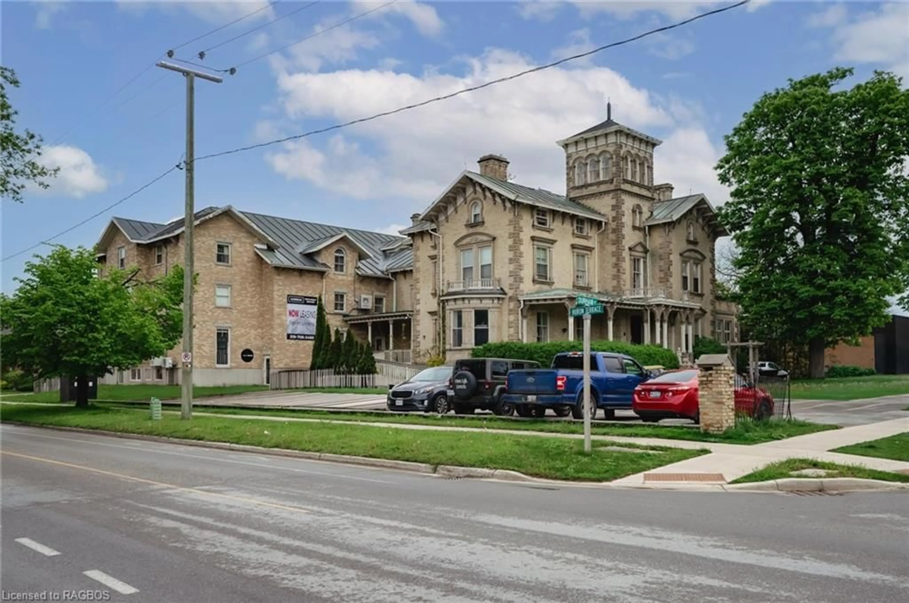 A pic from exterior of the house or condo, the front or back of building for 255 Durham St, Kincardine Ontario N2Z 2X9