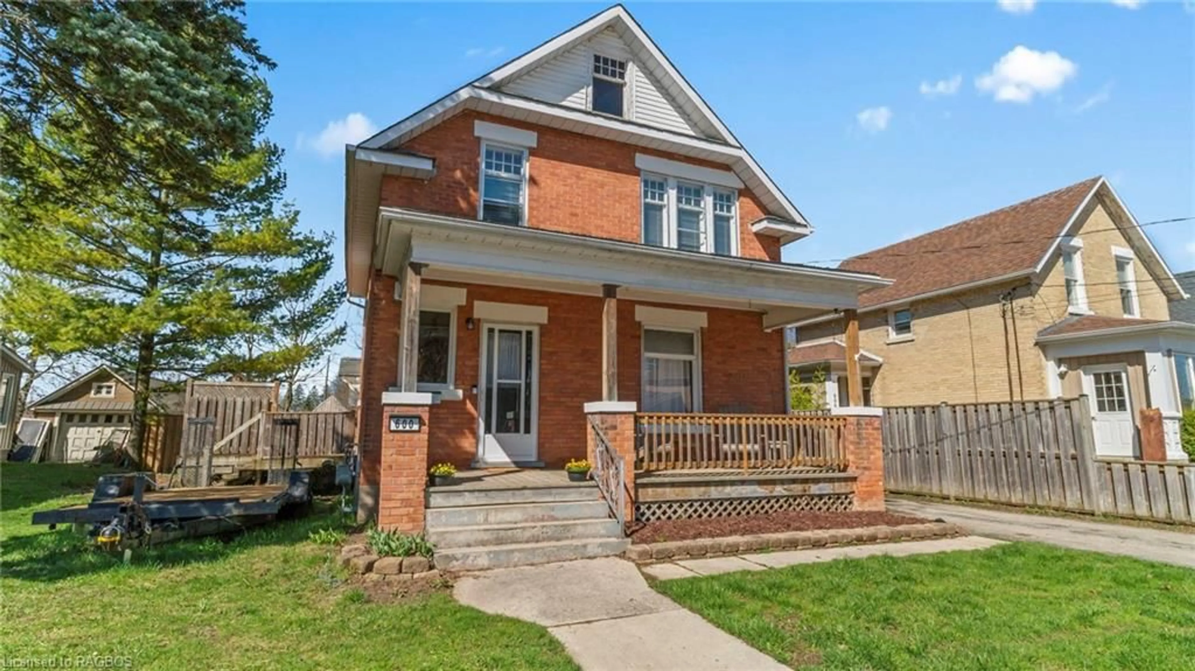 Home with brick exterior material for 600 8th Ave, Hanover Ontario N4N 2L3