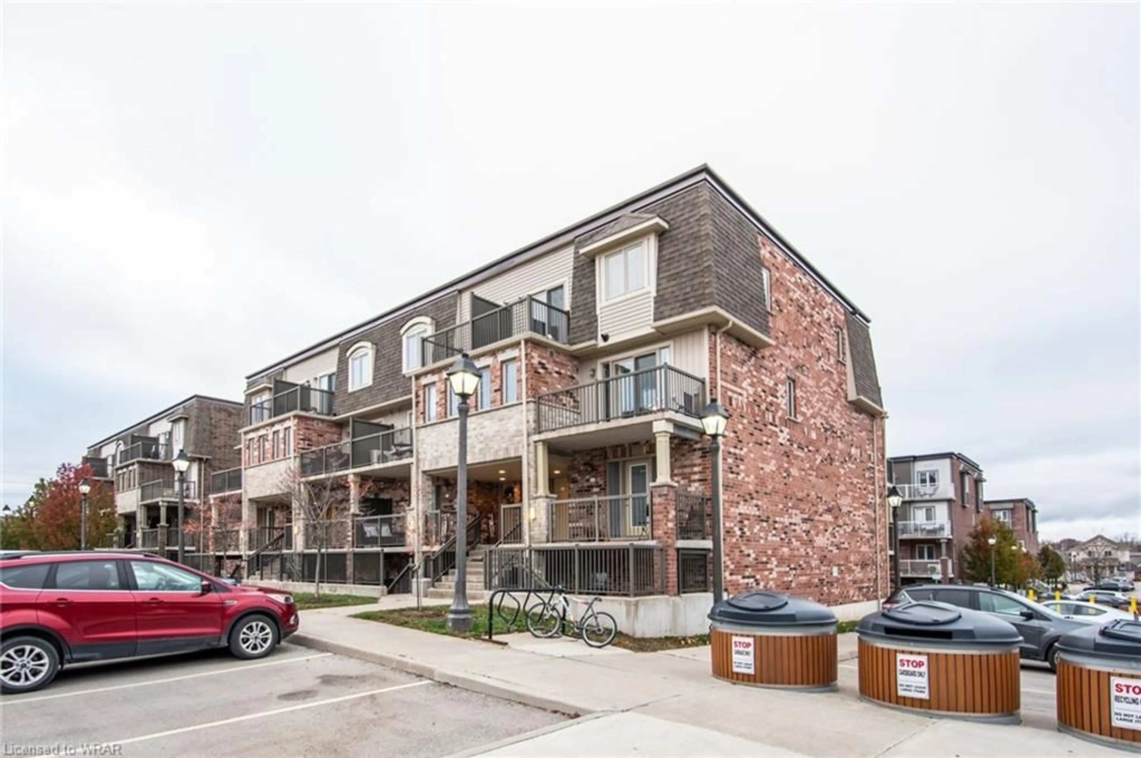A pic from exterior of the house or condo for 234 Rachel Cres #E, Kitchener Ontario N2R 0E1